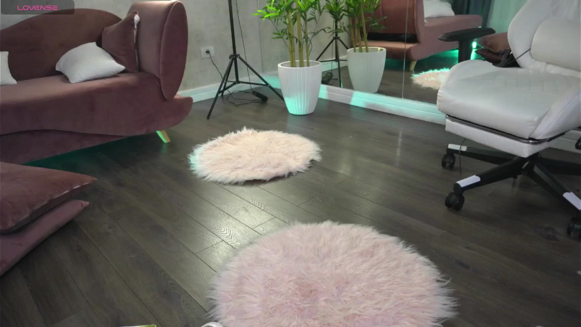 Gallery image thumbnail from Ellaacandy's myfreecams stream on, 08/18/2025, 13:36 image 16 of 20