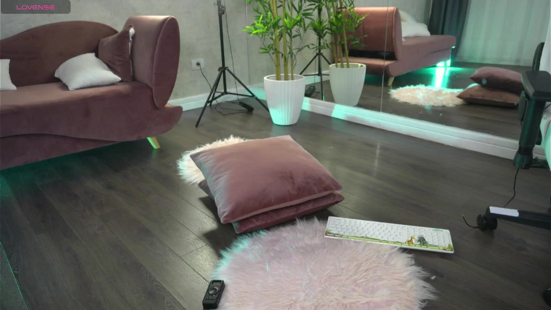 Gallery image thumbnail from Ellaacandy's myfreecams stream on, 08/18/2025, 13:36 image 5 of 20