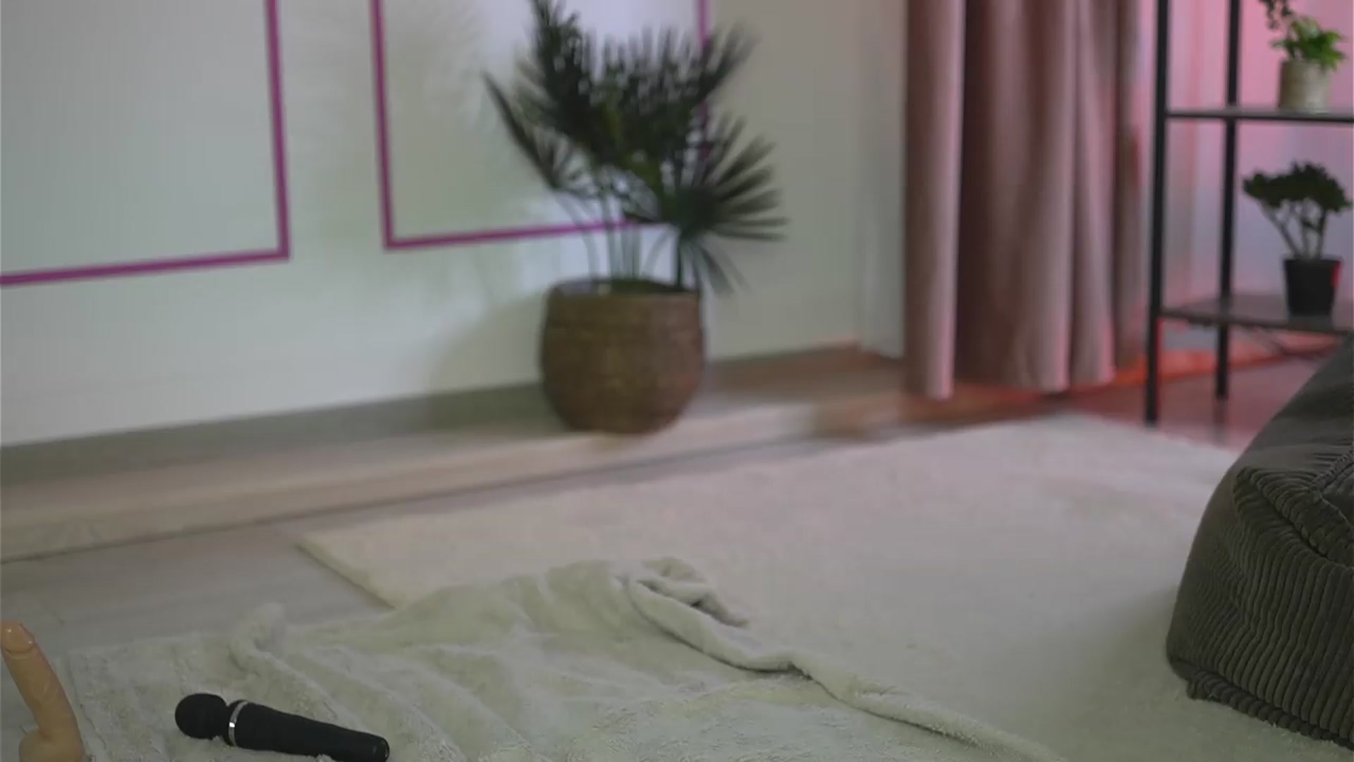 Gallery image thumbnail from Ellaacandy's myfreecams stream on, 05/27/2026, 13:06 image 6 of 20