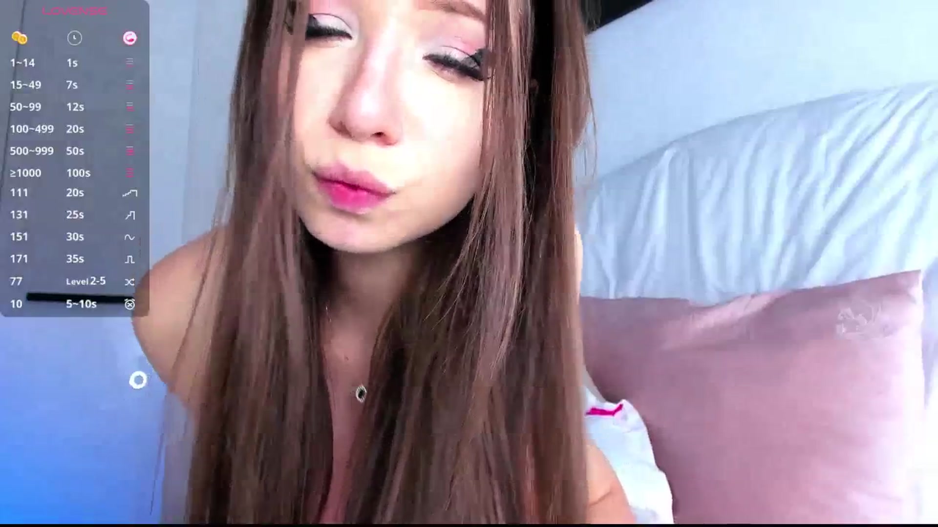 Gallery image thumbnail from Ellamilano9's myfreecams stream on, 12/31/2025, 19:00 image 17 of 20