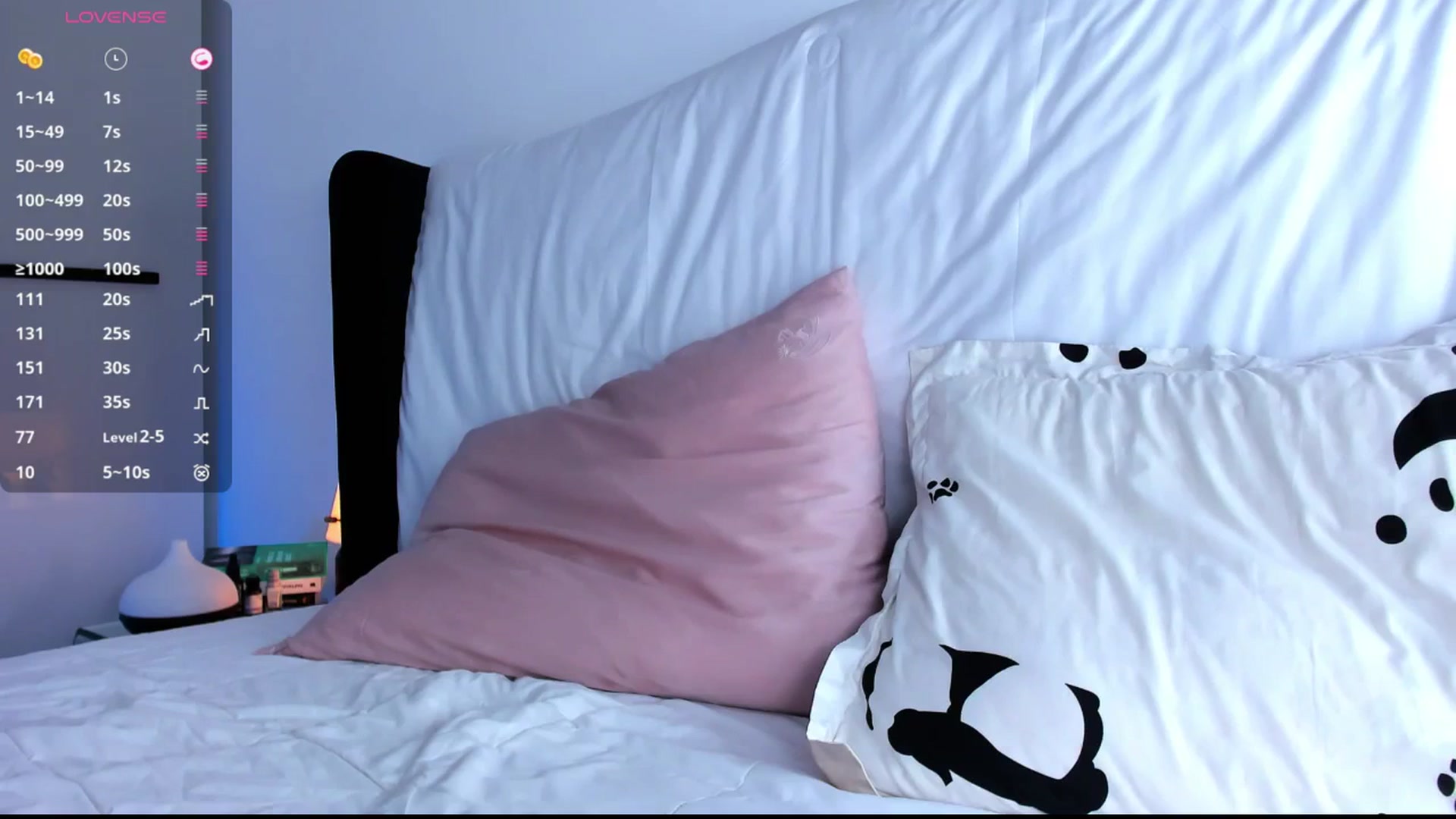 Gallery image thumbnail from Ellamilano9's myfreecams stream on, 12/31/2025, 19:00 image 11 of 20