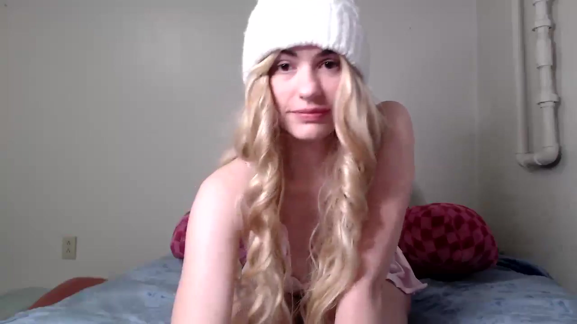 Gallery image thumbnail from Ellavesper's myfreecams stream on, 12/28/2024, 02:09 image 13 of 20