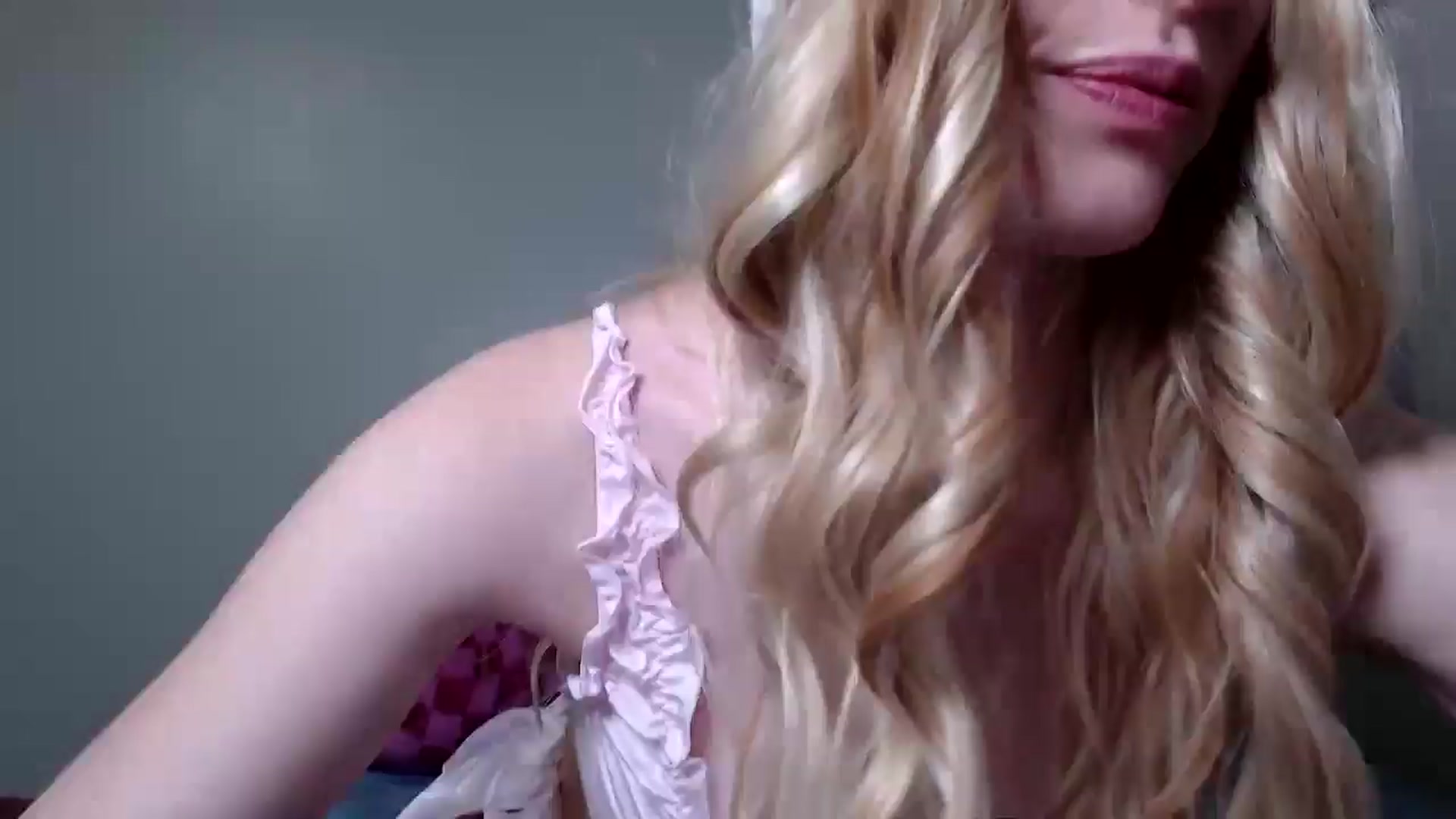 Gallery image thumbnail from Ellavesper's myfreecams stream on, 12/28/2024, 02:09 image 10 of 20
