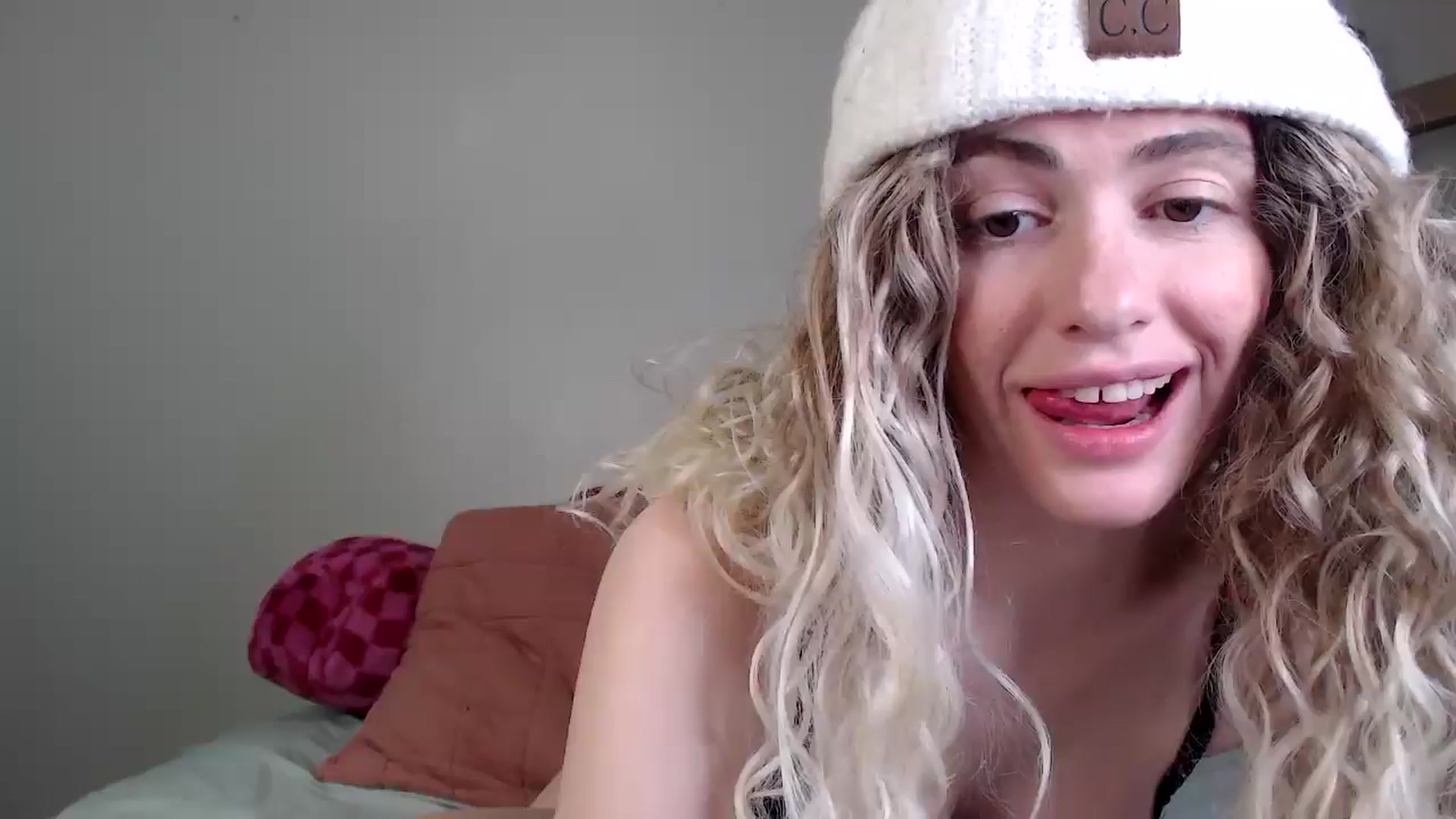 Gallery image thumbnail from Ellavesper's myfreecams stream on, 02/13/2025, 05:23 image 12 of 20