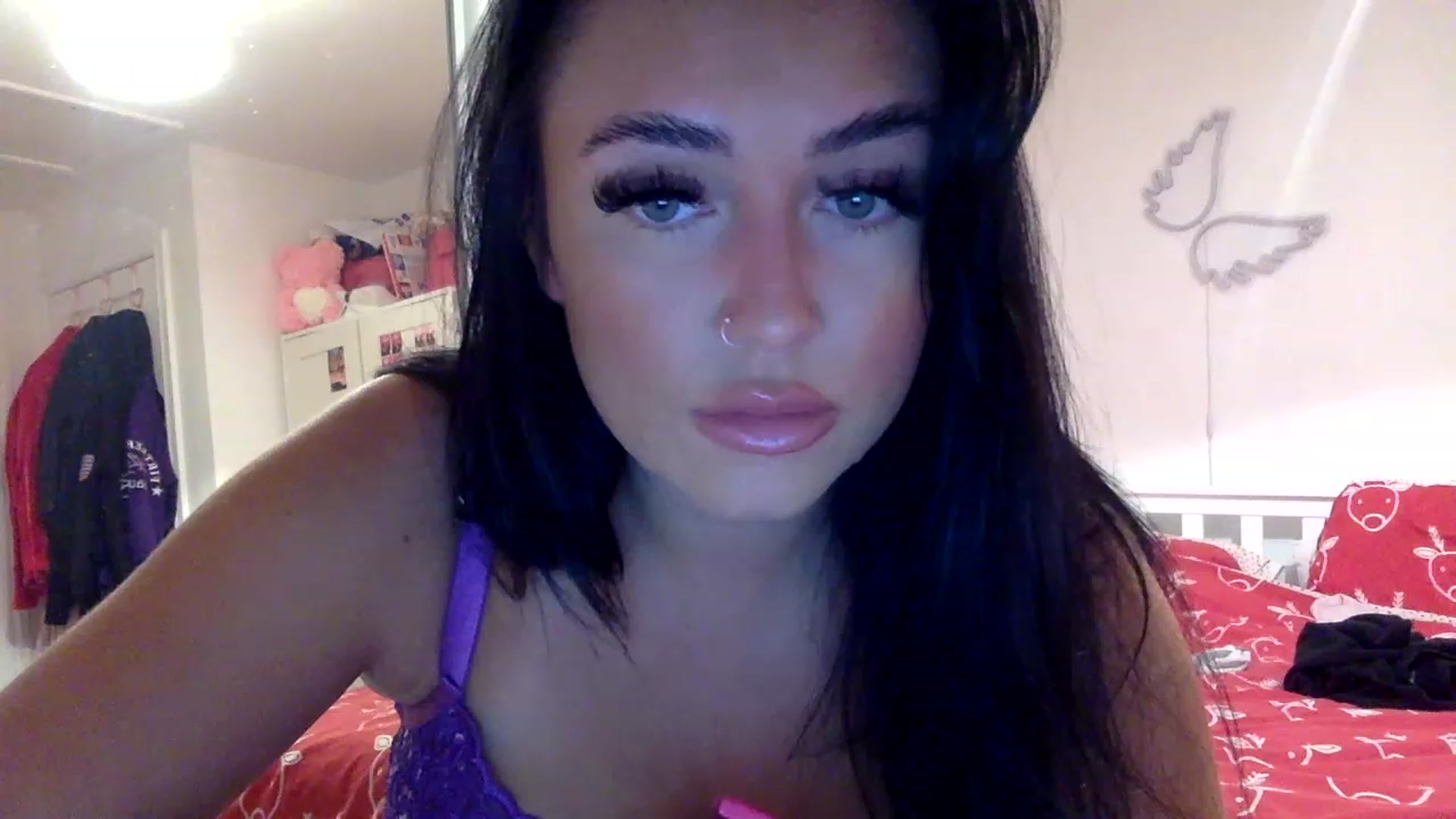 Gallery image thumbnail from ElleBloom's myfreecams stream on, 11/16/2022, 20:57 image 6 of 20