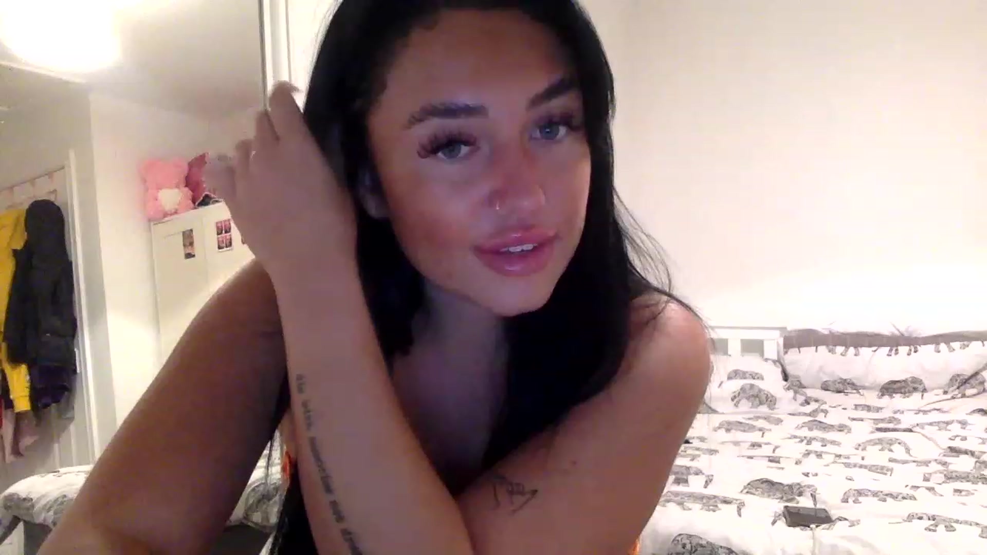 Gallery image thumbnail from ElleBloom's myfreecams stream on, 11/22/2022, 20:55 image 8 of 20