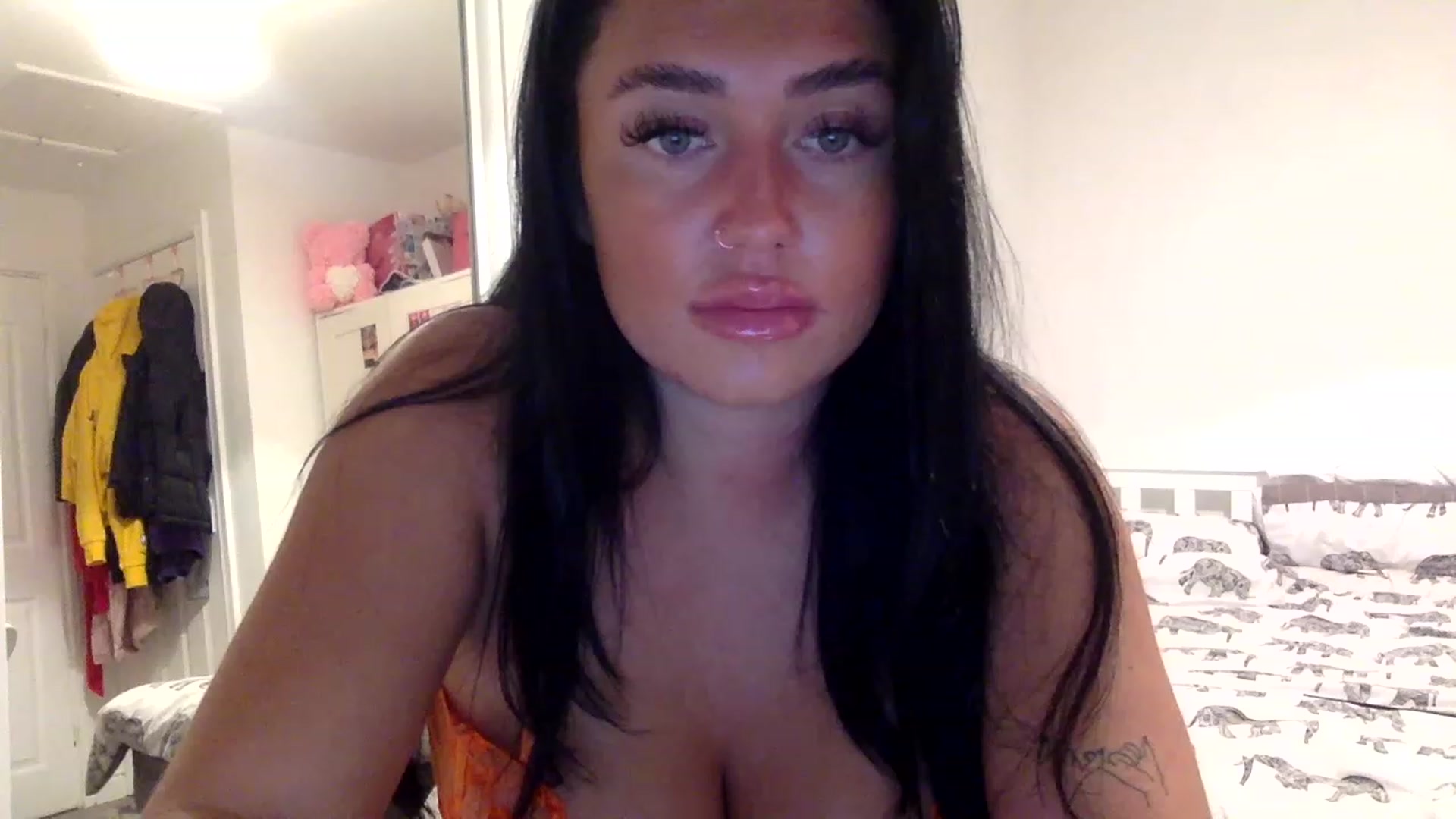Gallery image thumbnail from ElleBloom's myfreecams stream on, 11/22/2022, 21:25 image 19 of 20