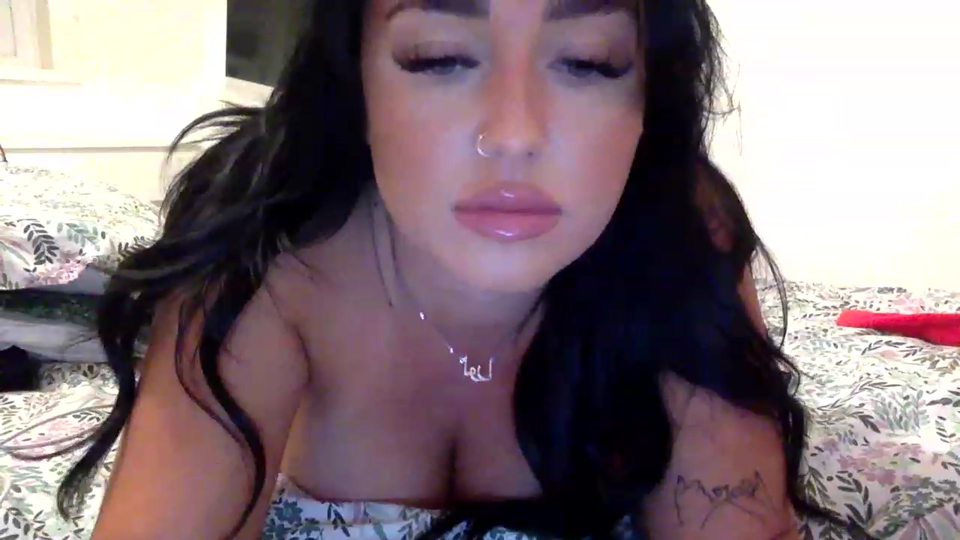 Gallery image thumbnail from ElleBloom's myfreecams stream on, 11/28/2022, 22:15 image 15 of 20