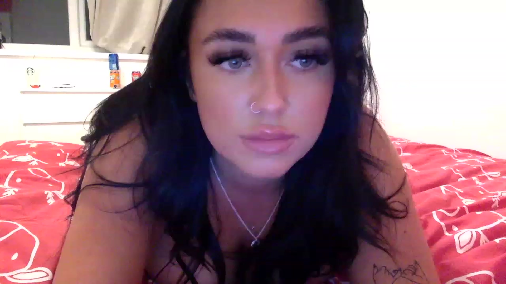 Gallery image thumbnail from ElleBloom's myfreecams stream on, 12/05/2022, 23:09 image 11 of 20