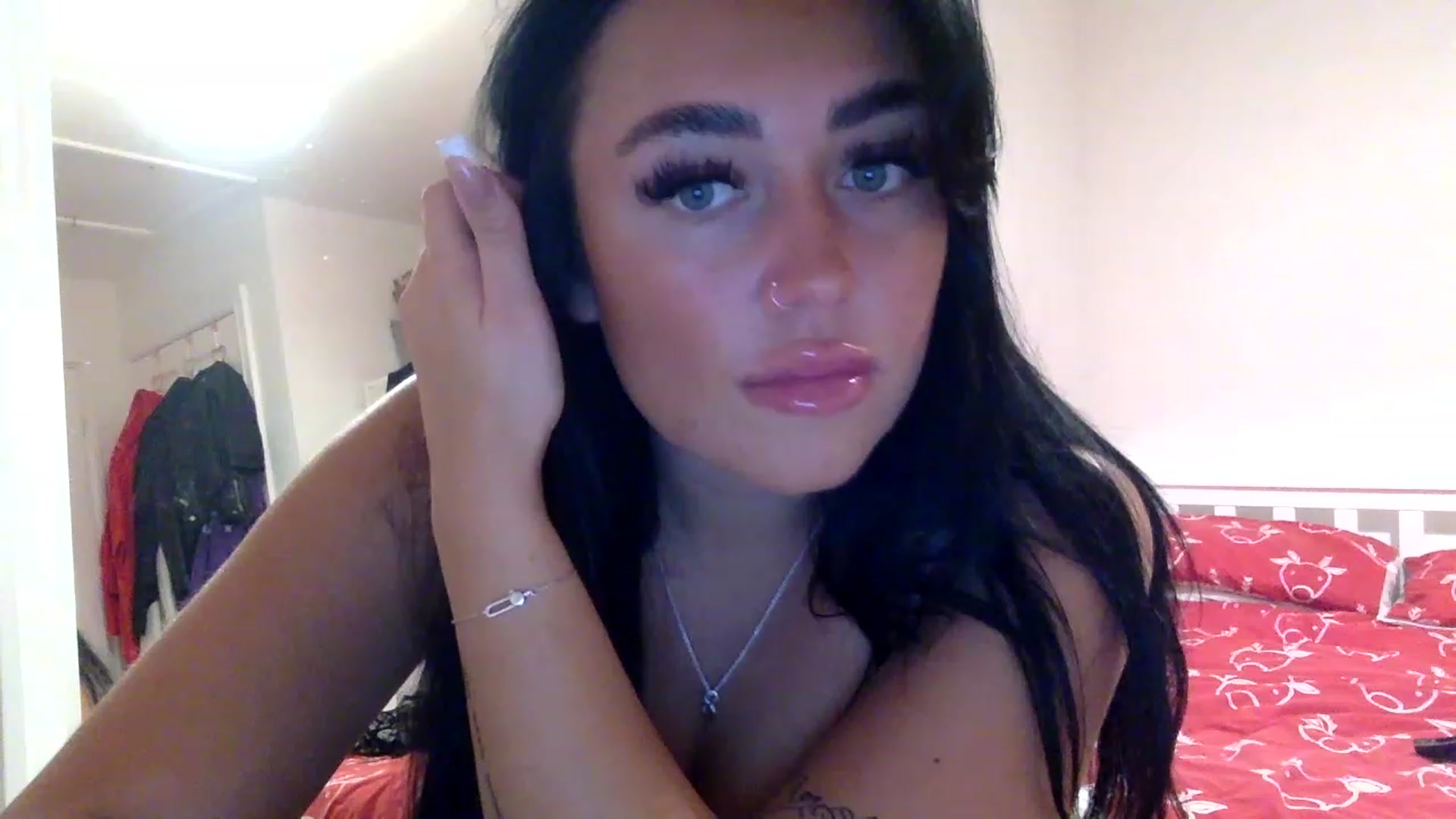 Gallery image thumbnail from ElleBloom's myfreecams stream on, 12/06/2022, 22:23 image 18 of 20