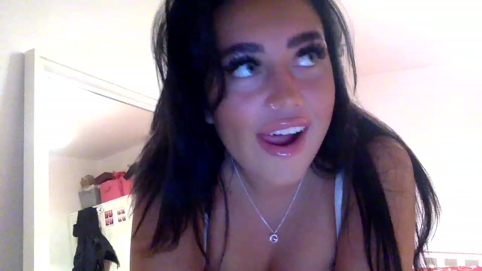 Gallery image thumbnail from ElleBloom's myfreecams stream on, 12/06/2022, 22:23 image 6 of 20