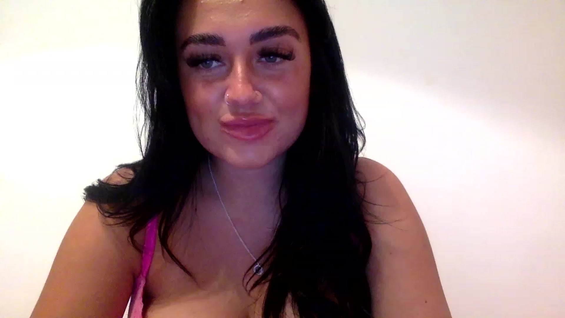 Gallery image thumbnail from ElleBloom's myfreecams stream on, 12/07/2022, 23:14 image 6 of 20