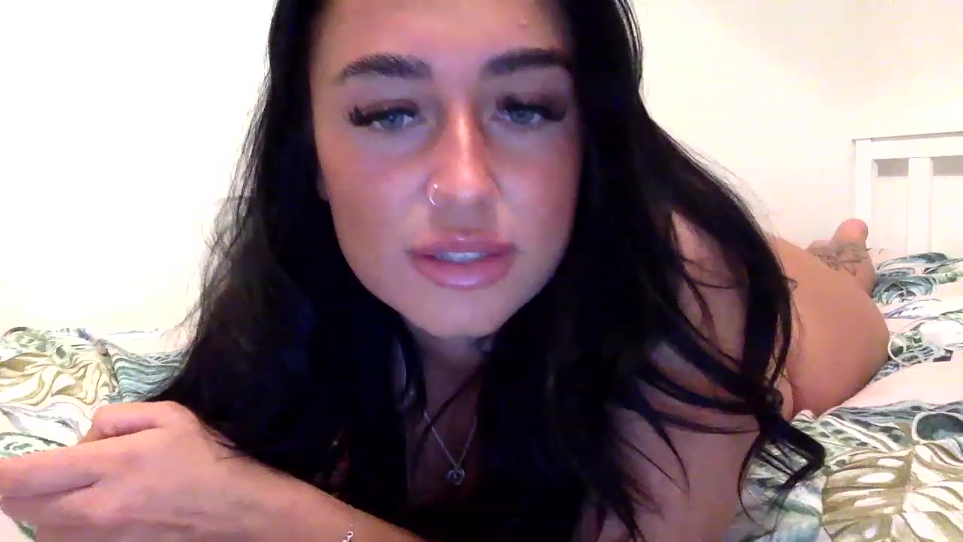 Gallery image thumbnail from ElleBloom's myfreecams stream on, 12/12/2022, 21:52 image 17 of 20