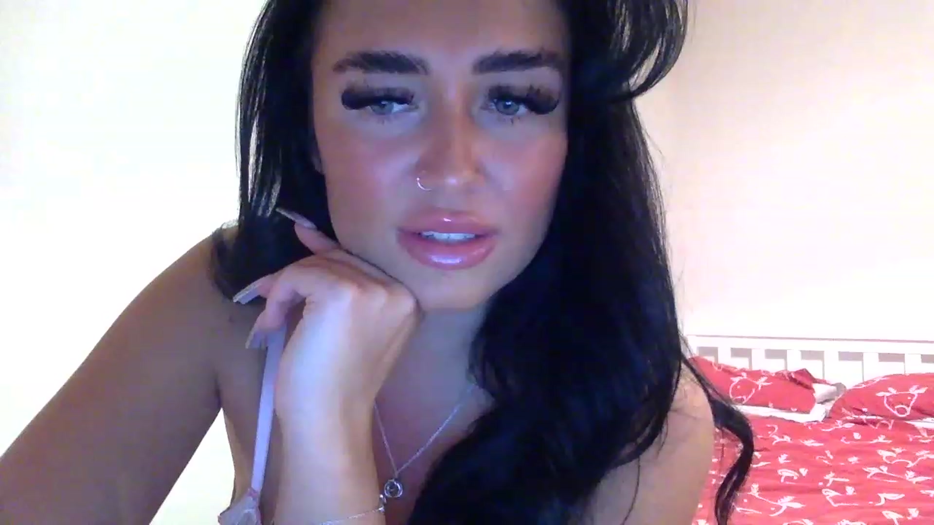 Gallery image thumbnail from ElleBloom's myfreecams stream on, 12/19/2022, 21:33 image 13 of 20