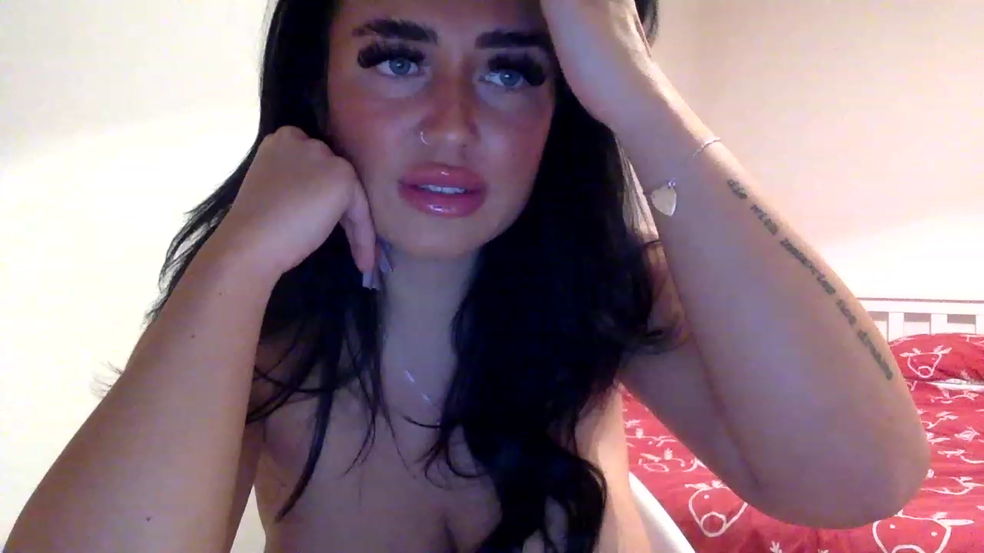 Gallery image thumbnail from ElleBloom's myfreecams stream on, 12/19/2022, 22:39 image 8 of 20