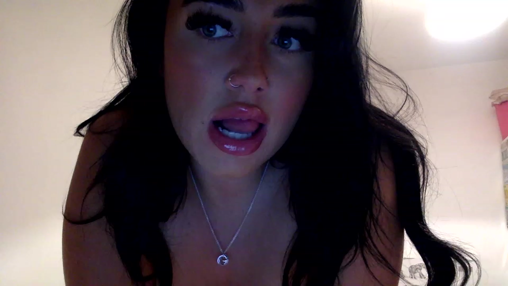 Gallery image thumbnail from ElleBloom's myfreecams stream on, 12/23/2022, 21:39 image 16 of 20