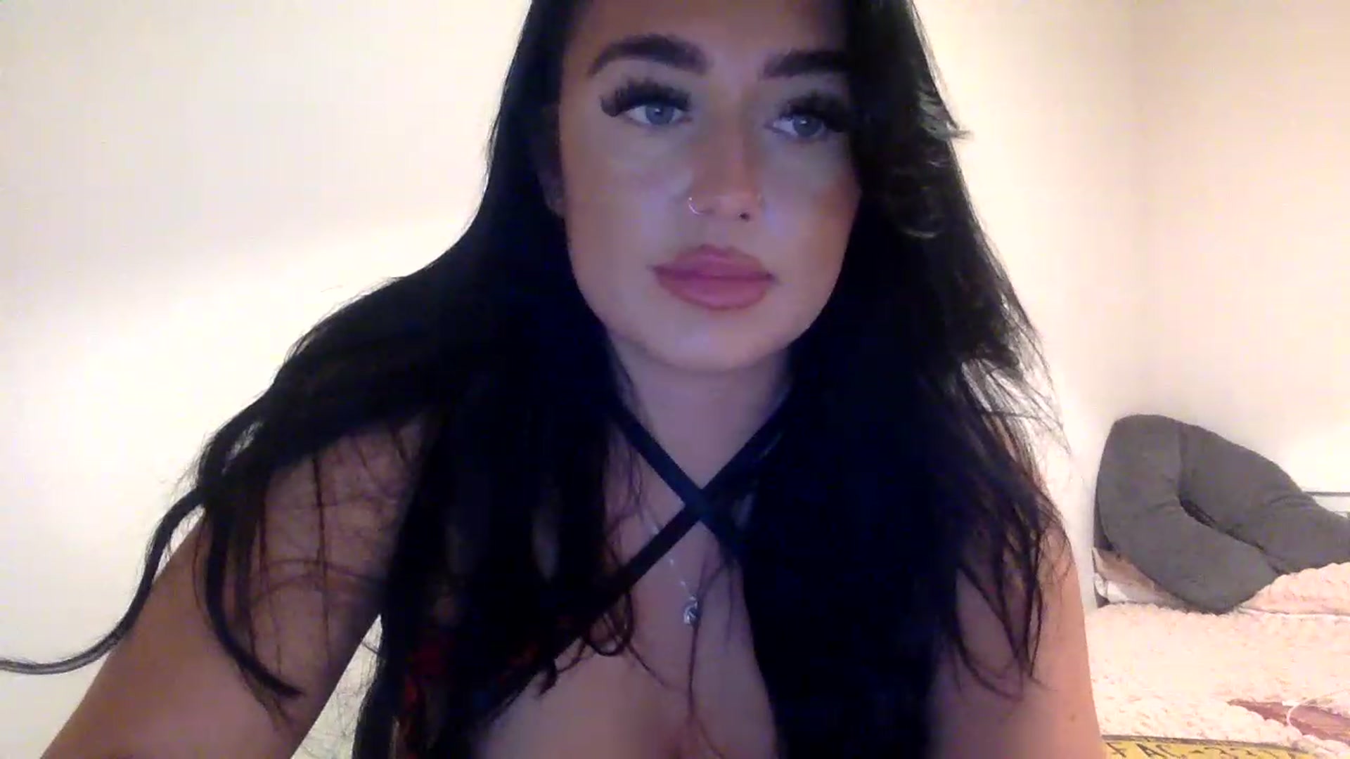 Gallery image thumbnail from ElleBloom's myfreecams stream on, 01/03/2023, 22:03 image 17 of 20