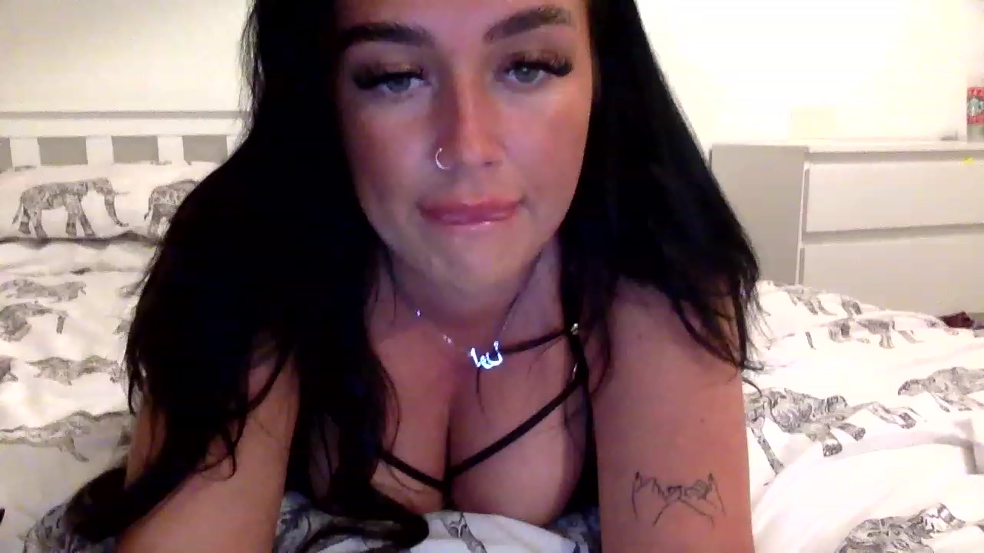 Gallery image thumbnail from ElleBloom's myfreecams stream on, 01/26/2023, 21:39 image 3 of 20