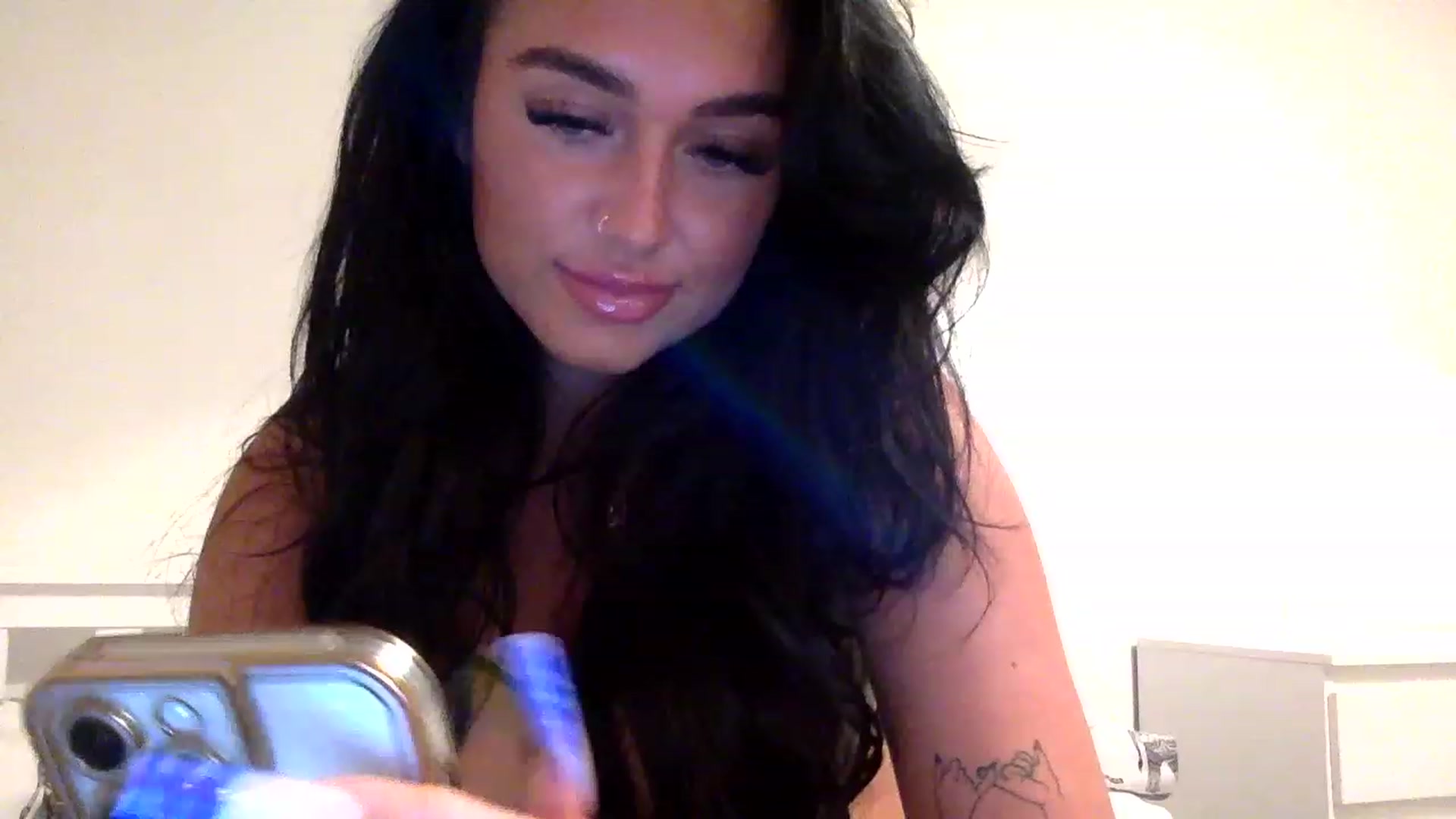 Gallery image thumbnail from ElleBloom's myfreecams stream on, 01/26/2023, 21:39 image 10 of 20