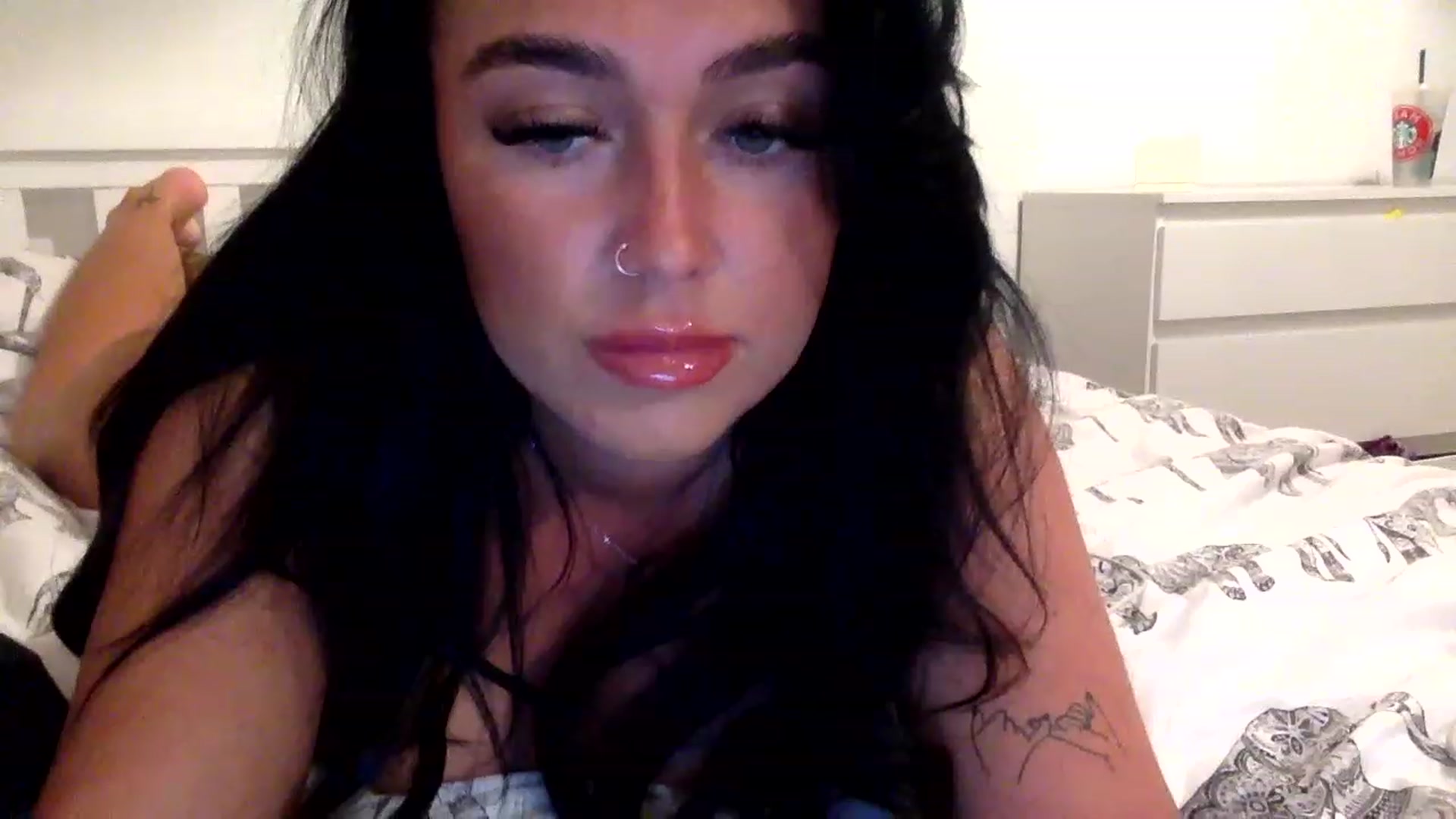 Gallery image thumbnail from ElleBloom's myfreecams stream on, 01/26/2023, 21:39 image 6 of 20