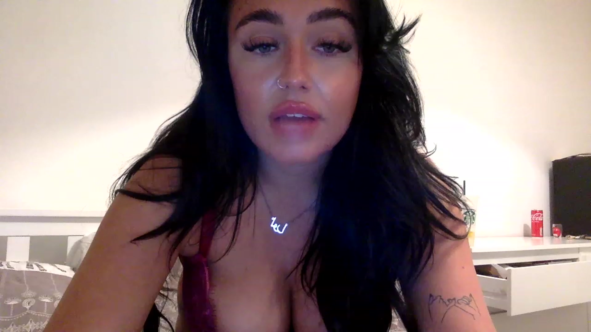 Gallery image thumbnail from ElleBloom's myfreecams stream on, 02/01/2023, 24:19 image 15 of 20