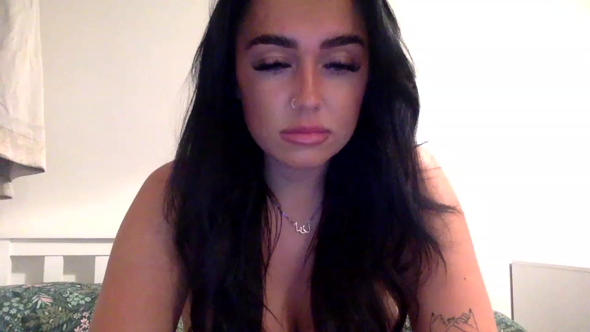Gallery image thumbnail from ElleBloom's myfreecams stream on, 02/04/2023, 24:05 image 17 of 20