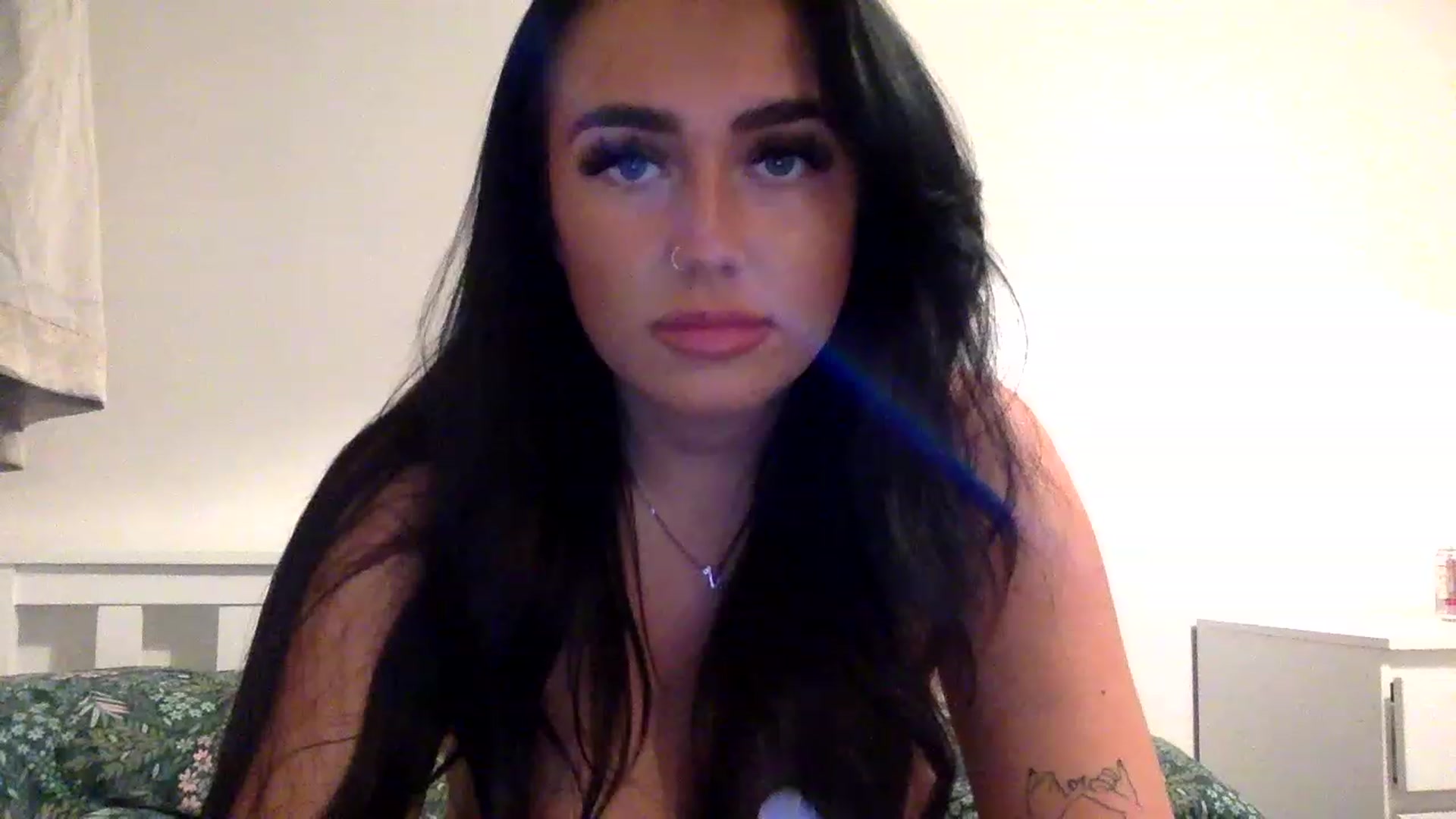 Gallery image thumbnail from ElleBloom's myfreecams stream on, 02/04/2023, 24:05 image 19 of 20
