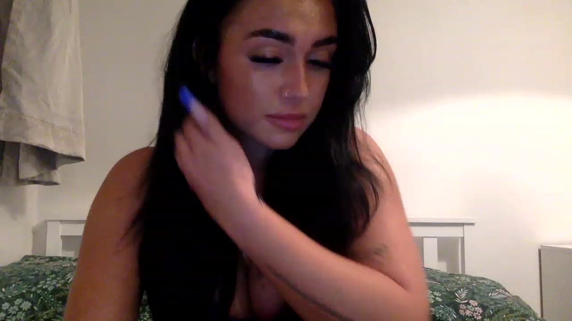 Gallery image thumbnail from ElleBloom's myfreecams stream on, 02/04/2023, 24:05 image 2 of 20