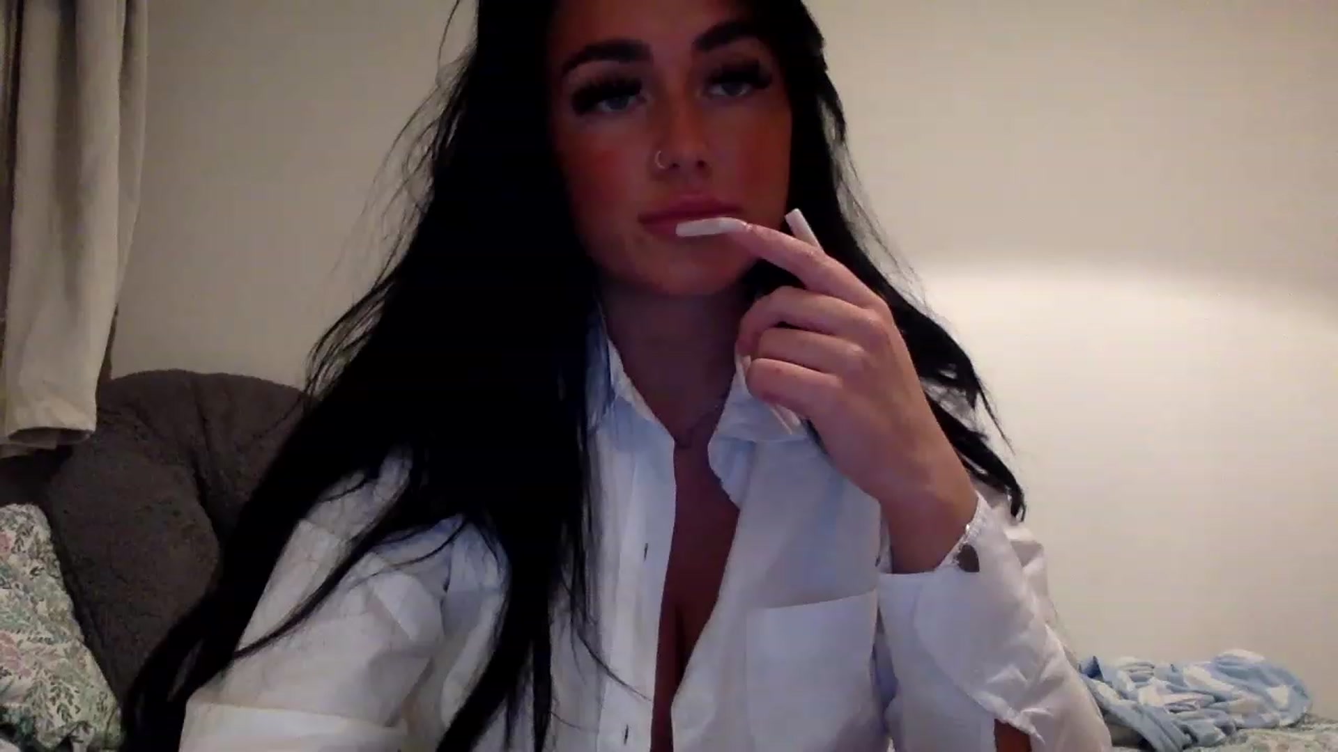 Gallery image thumbnail from ElleBloom's myfreecams stream on, 03/06/2023, 22:46 image 1 of 20