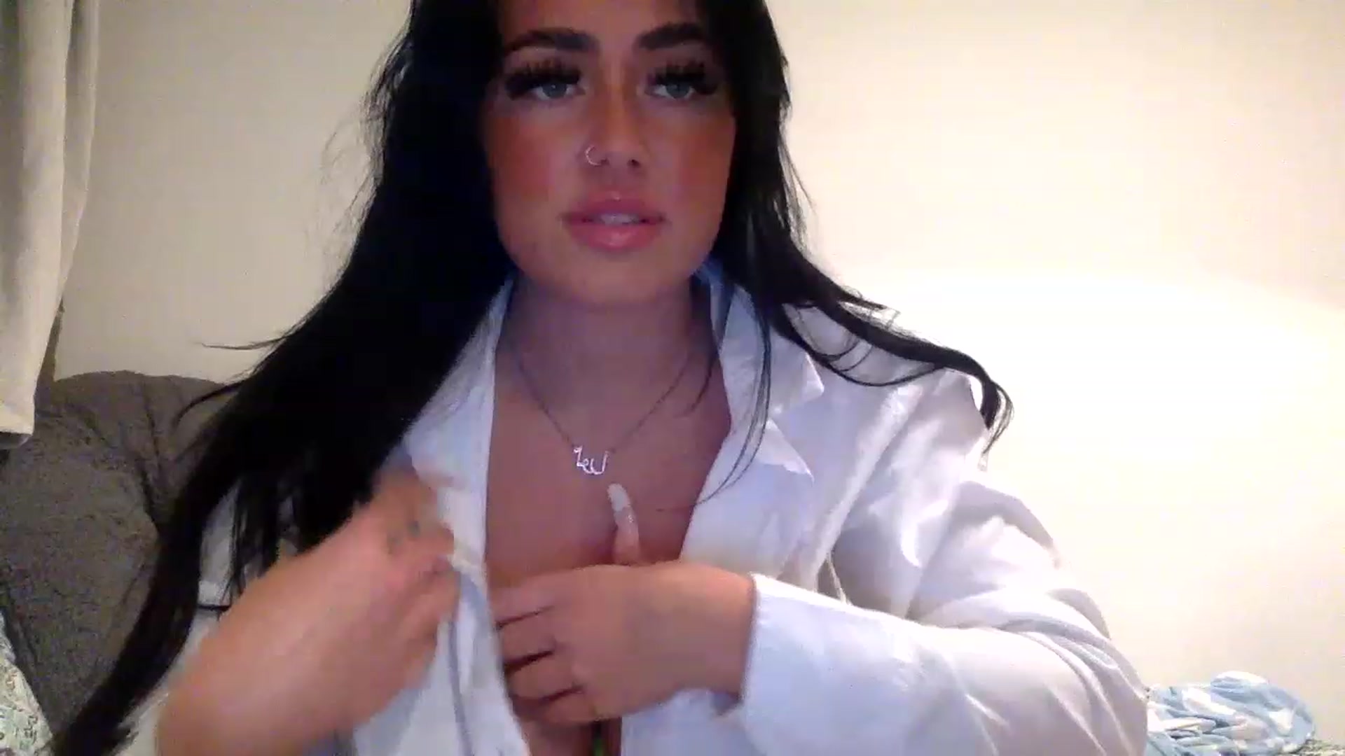Gallery image thumbnail from ElleBloom's myfreecams stream on, 03/06/2023, 22:46 image 4 of 20