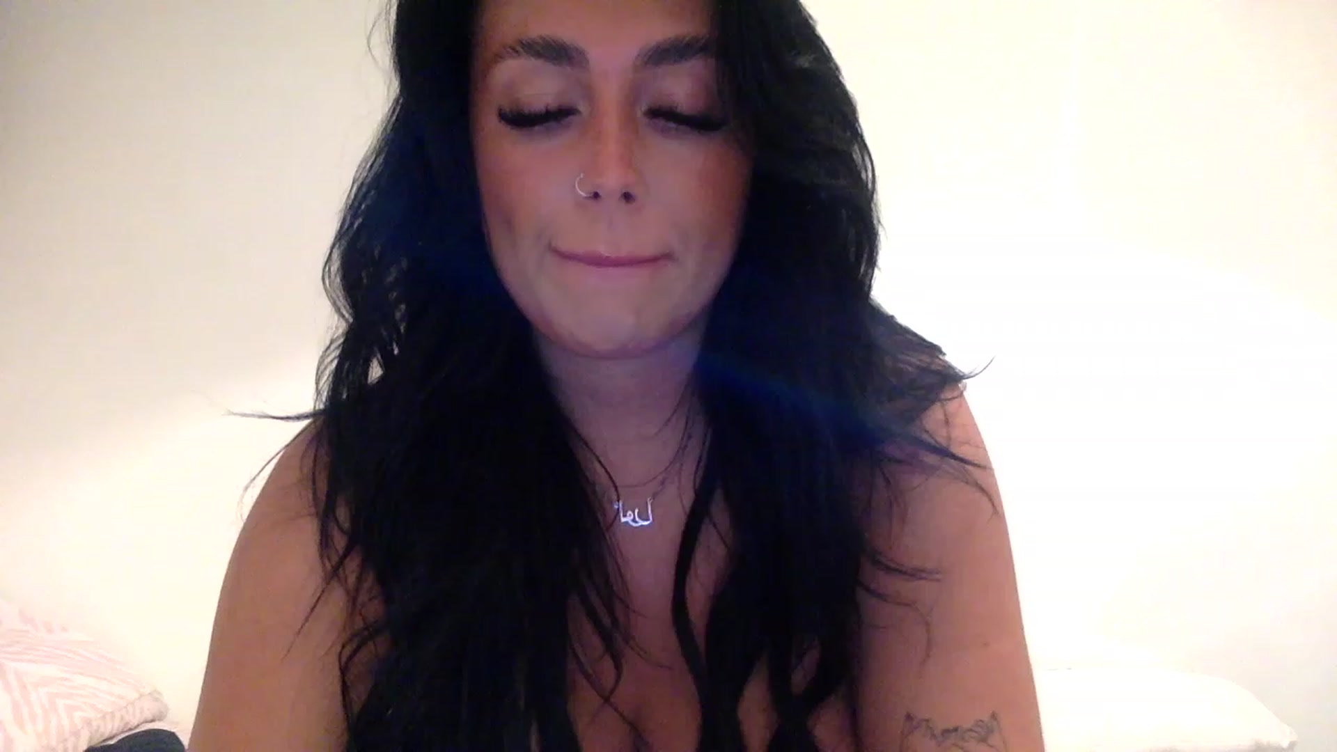Gallery image thumbnail from ElleBloom's myfreecams stream on, 03/09/2023, 23:19 image 1 of 20