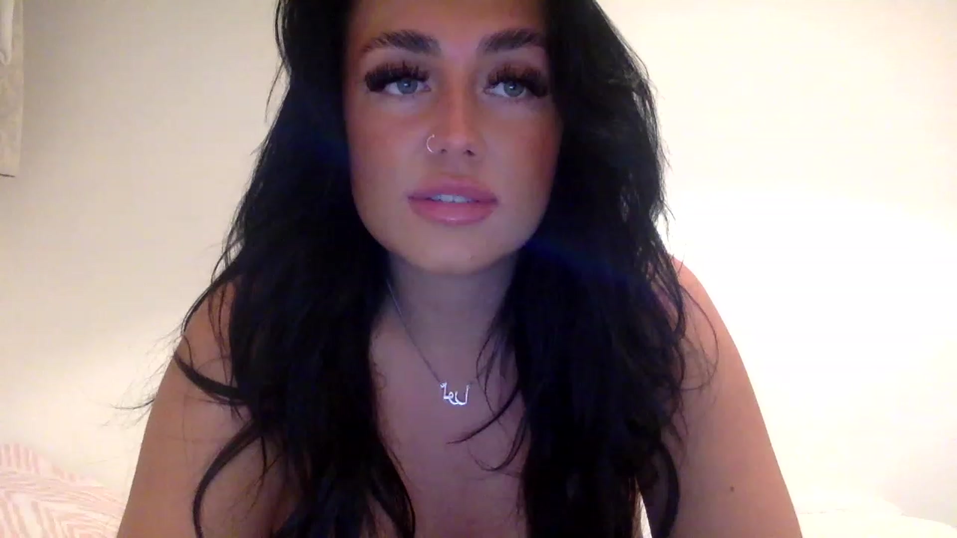 Gallery image thumbnail from ElleBloom's myfreecams stream on, 03/09/2023, 23:19 image 8 of 20