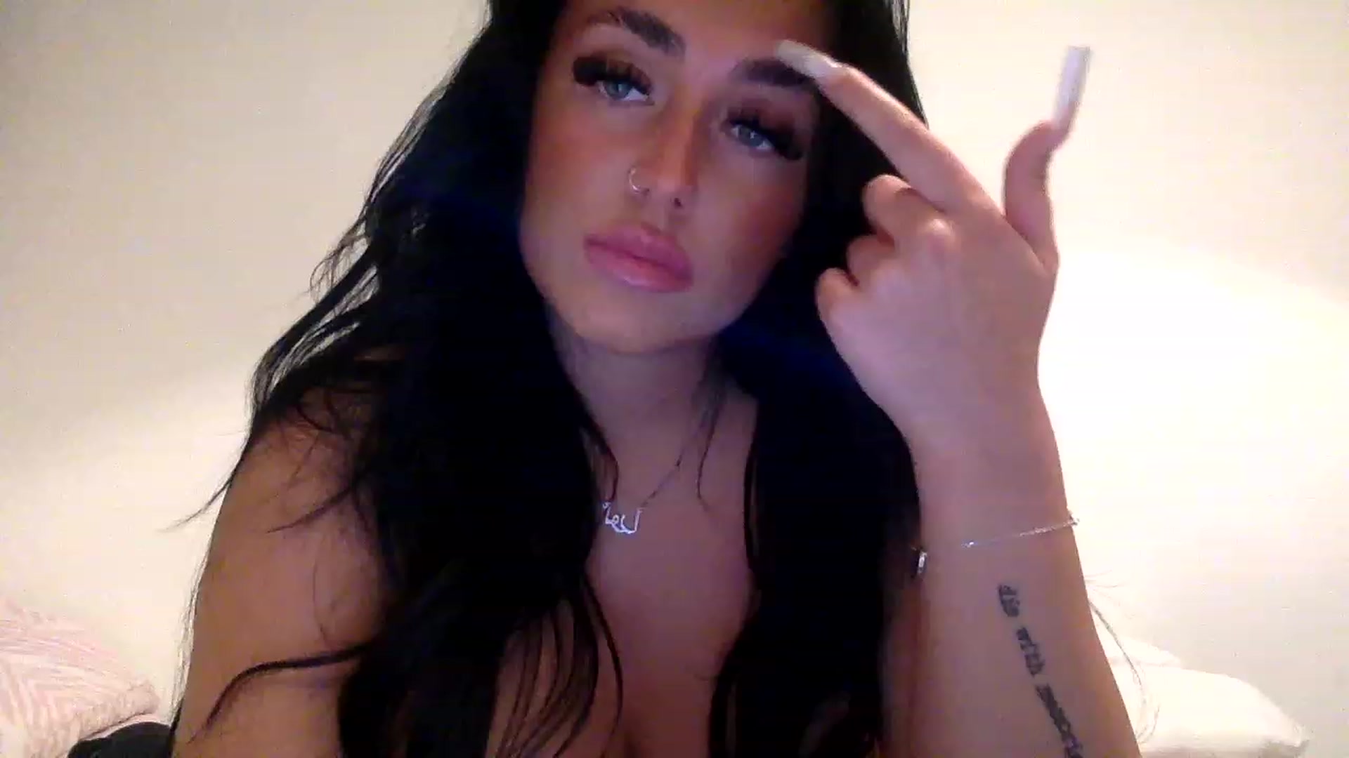 Gallery image thumbnail from ElleBloom's myfreecams stream on, 03/09/2023, 23:19 image 3 of 20