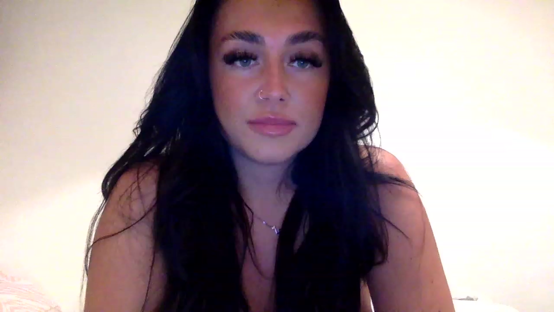 Gallery image thumbnail from ElleBloom's myfreecams stream on, 03/09/2023, 23:19 image 18 of 20