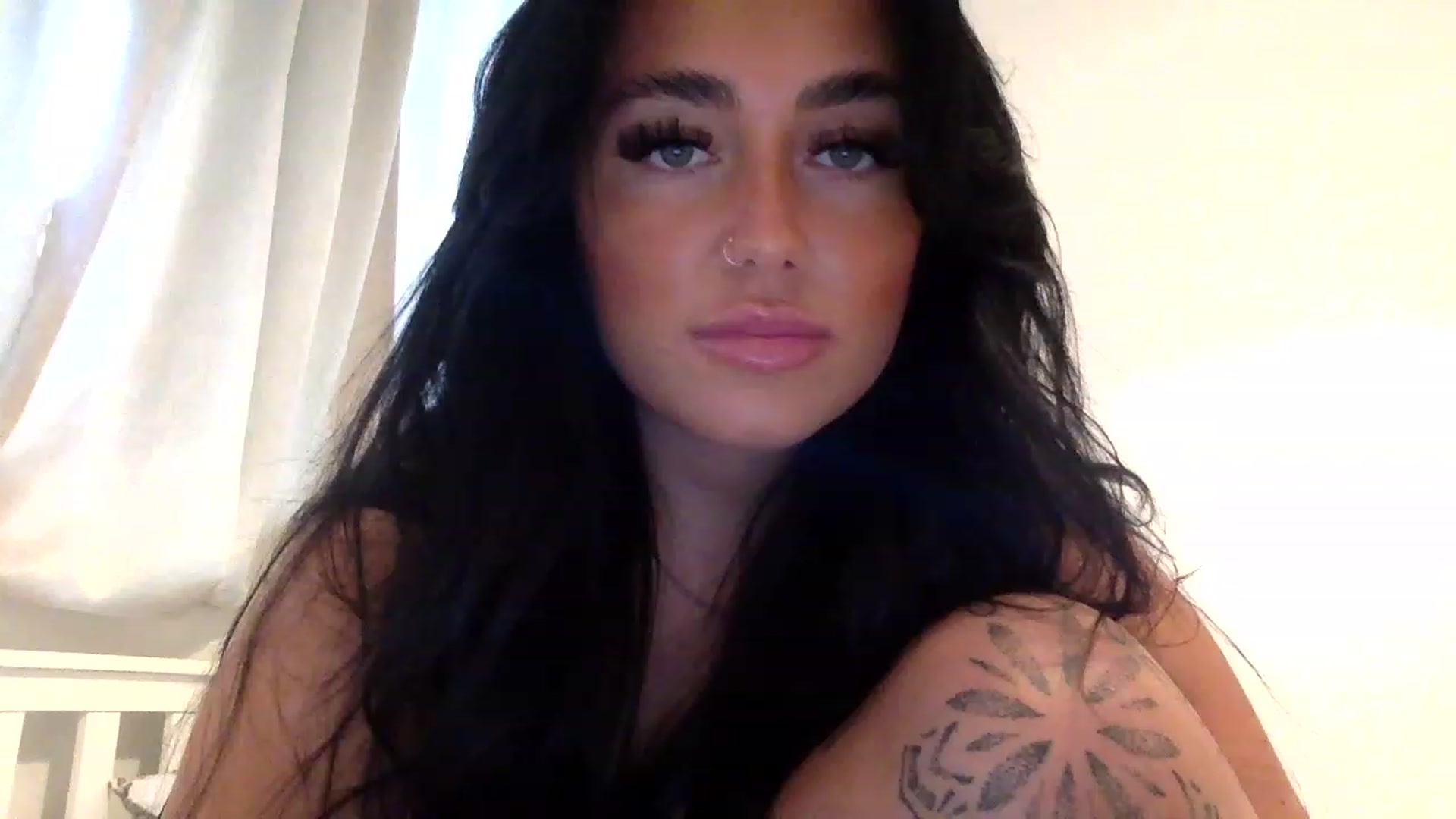 Gallery image thumbnail from ElleBloom's myfreecams stream on, 03/20/2023, 15:55 image 18 of 20