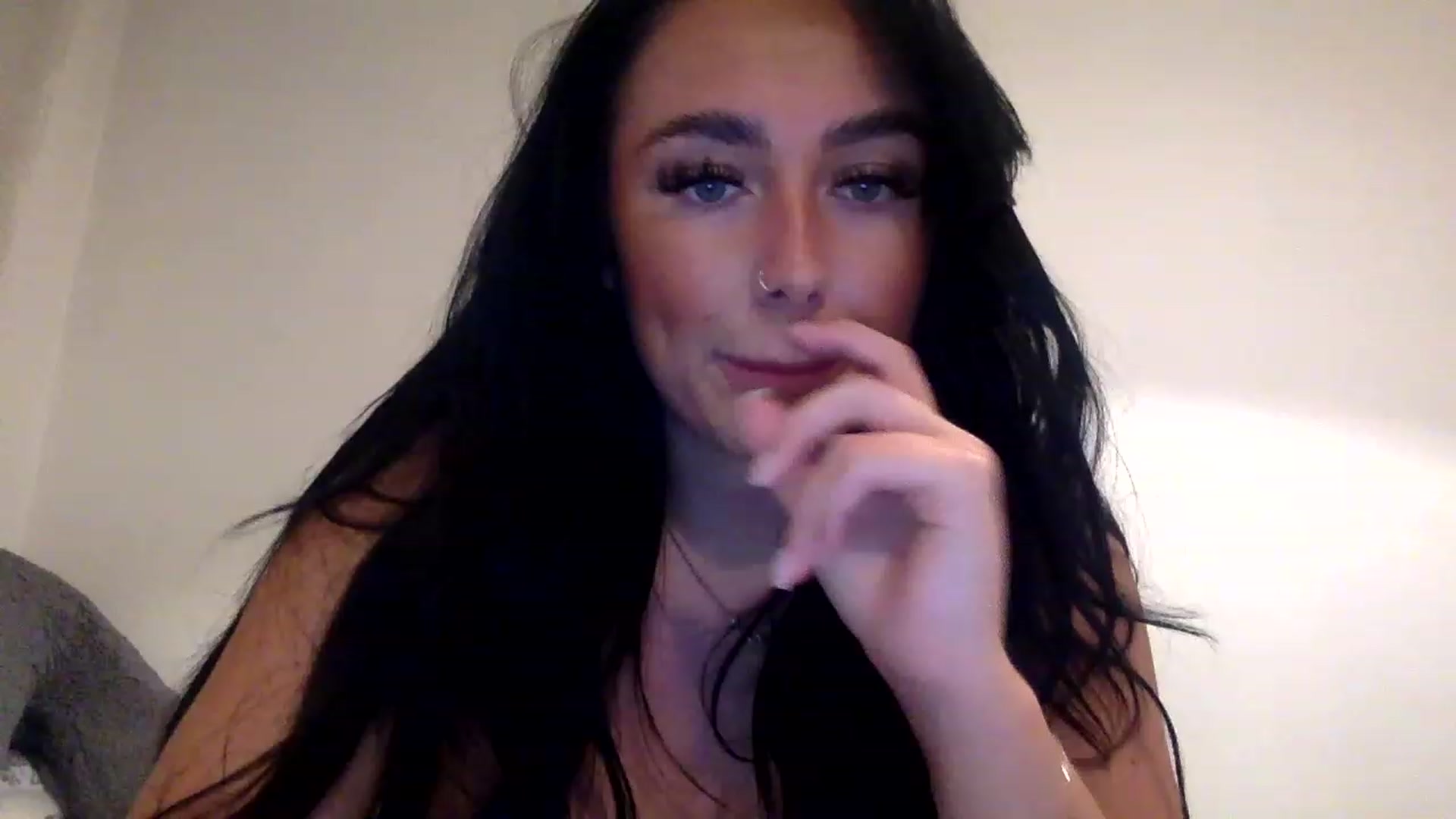 Gallery image thumbnail from ElleBloom's myfreecams stream on, 03/21/2023, 22:09 image 16 of 20