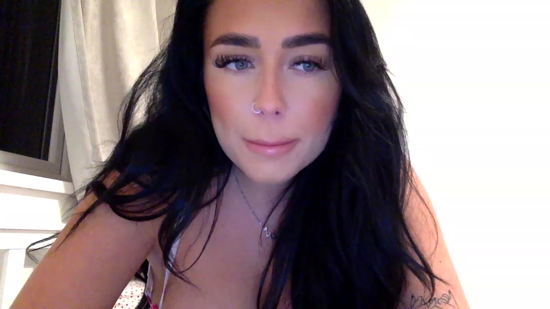 Gallery image thumbnail from ElleBloom's myfreecams stream on, 03/27/2023, 20:43 image 1 of 20