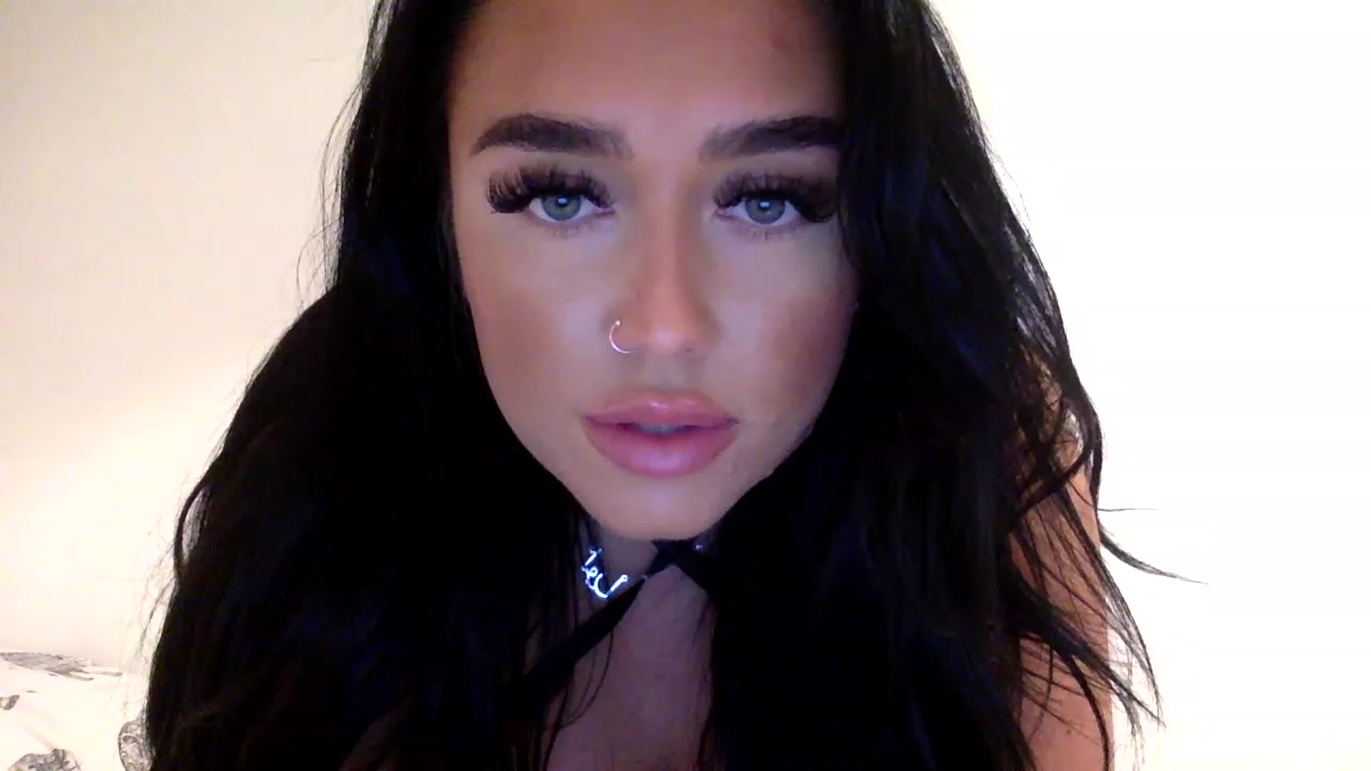 Gallery image thumbnail from ElleBloom's myfreecams stream on, 03/30/2023, 22:14 image 18 of 20