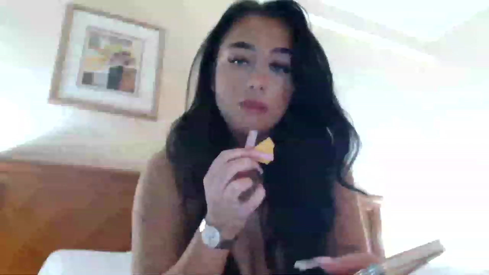 Gallery image thumbnail from ElleBloom's myfreecams stream on, 04/11/2023, 22:18 image 4 of 20