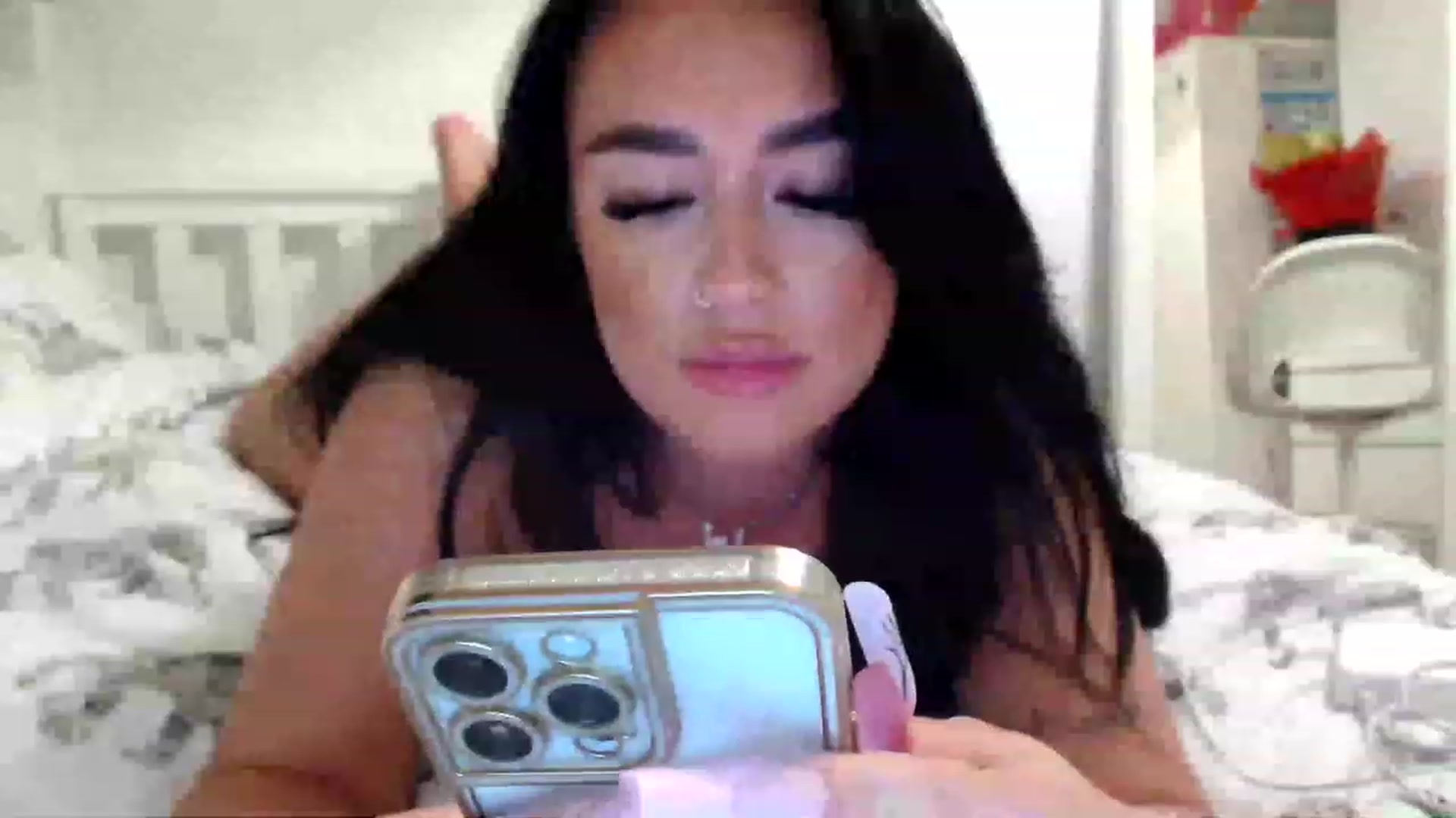 Gallery image thumbnail from ElleBloom's myfreecams stream on, 04/13/2023, 23:04 image 7 of 20