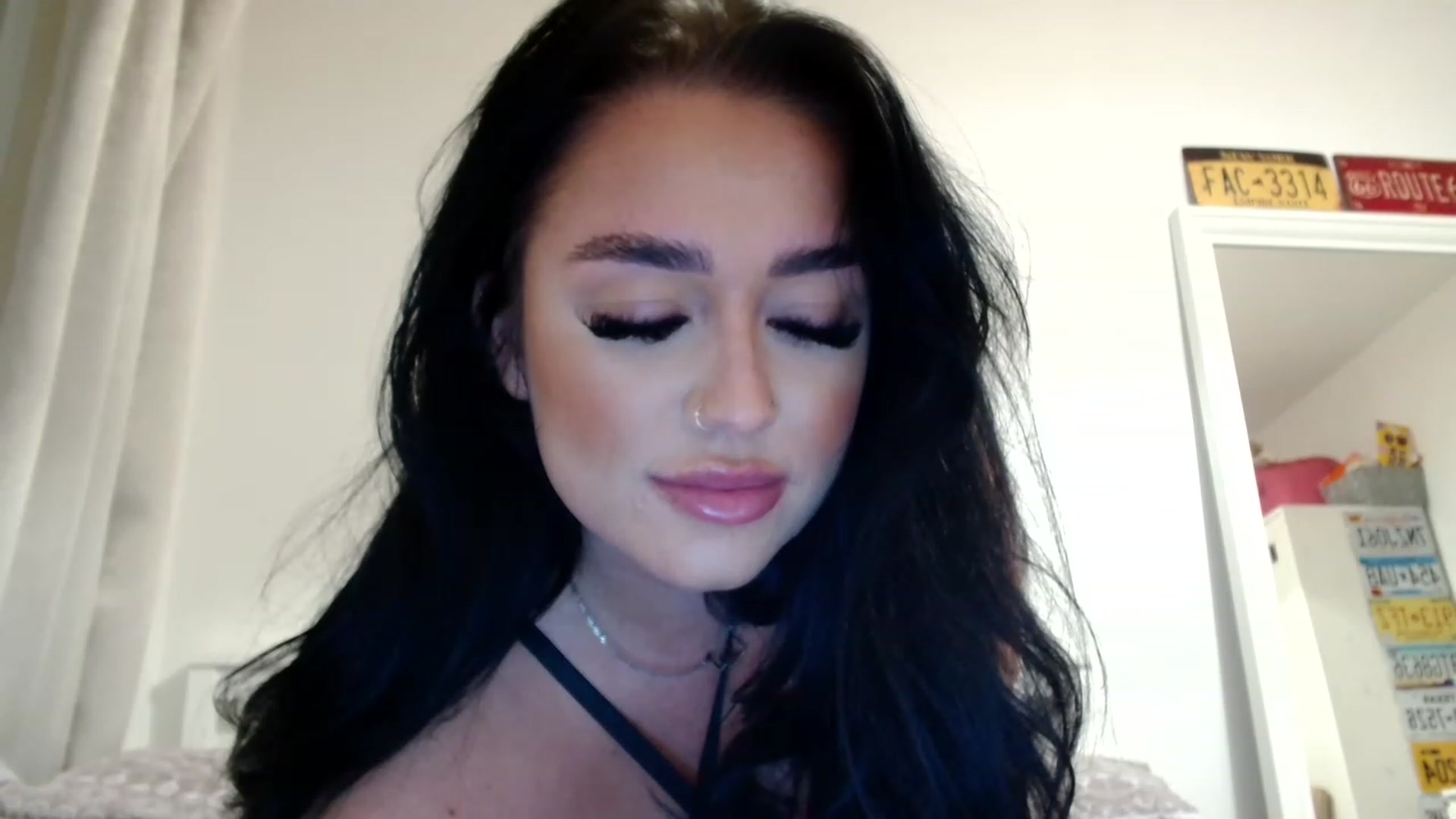 Gallery image thumbnail from ElleBloom's myfreecams stream on, 04/17/2023, 20:54 image 5 of 20