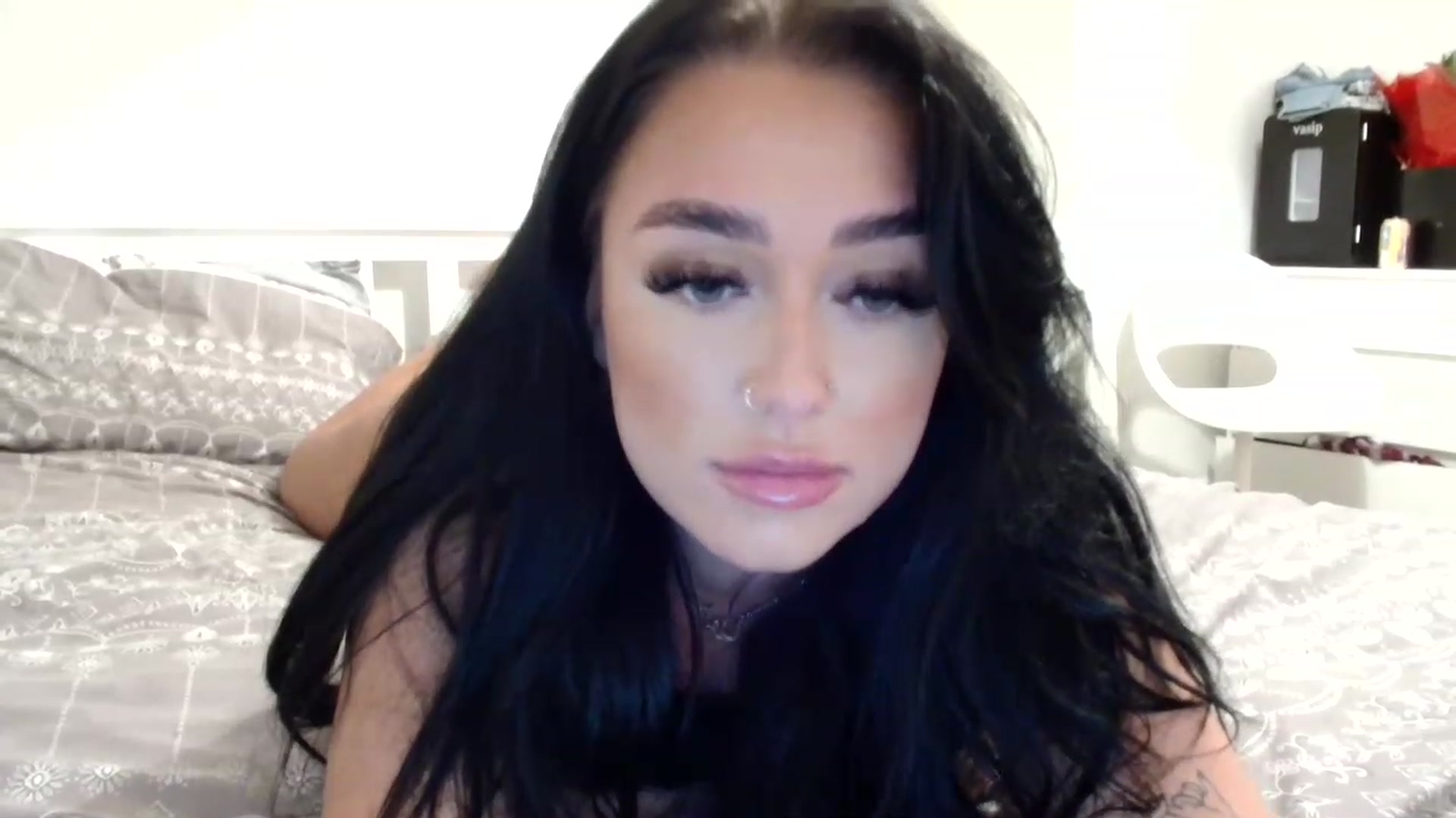Gallery image thumbnail from ElleBloom's myfreecams stream on, 04/17/2023, 23:42 image 16 of 20