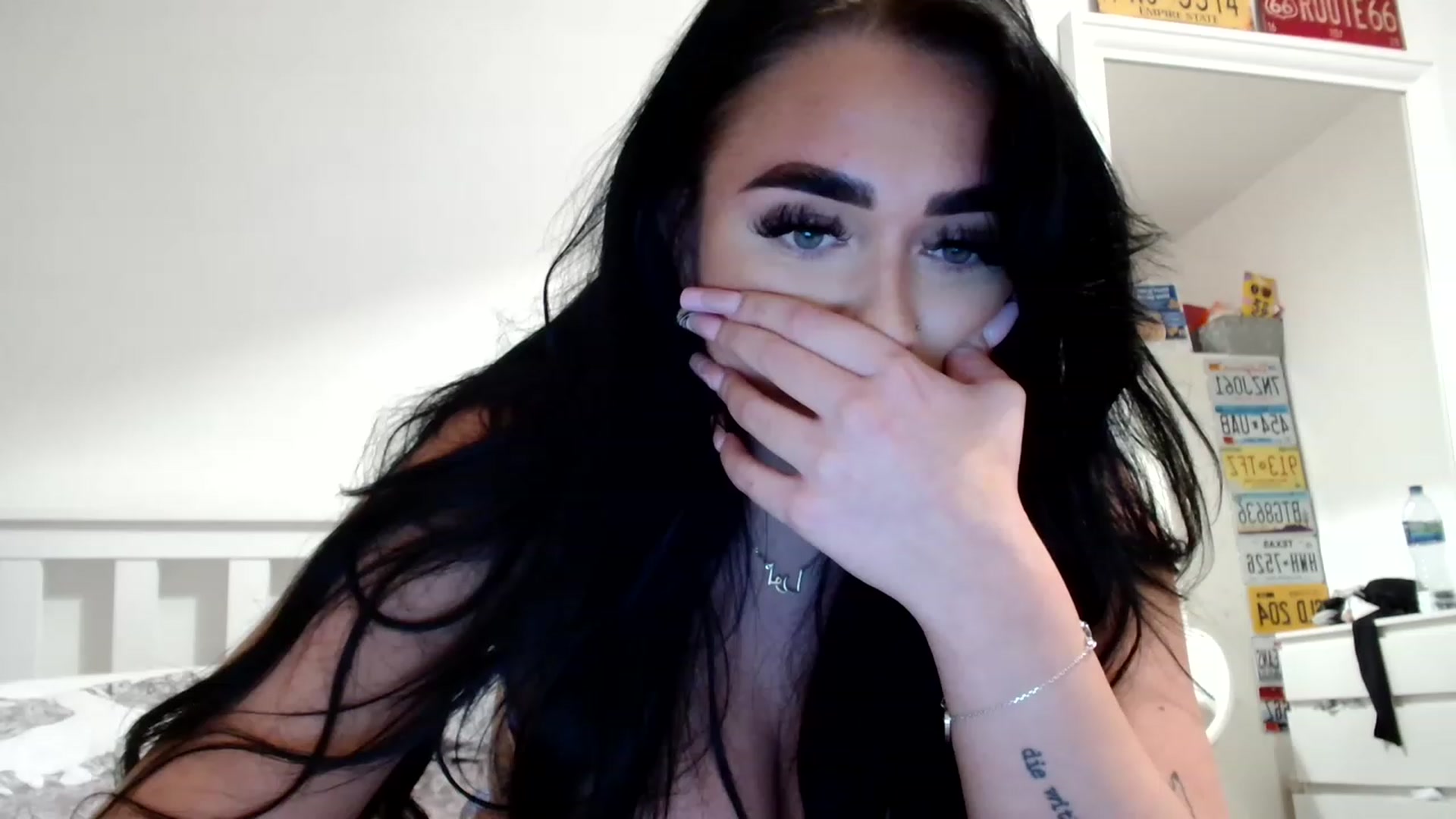 Gallery image thumbnail from ElleBloom's myfreecams stream on, 04/18/2023, 23:25 image 14 of 20