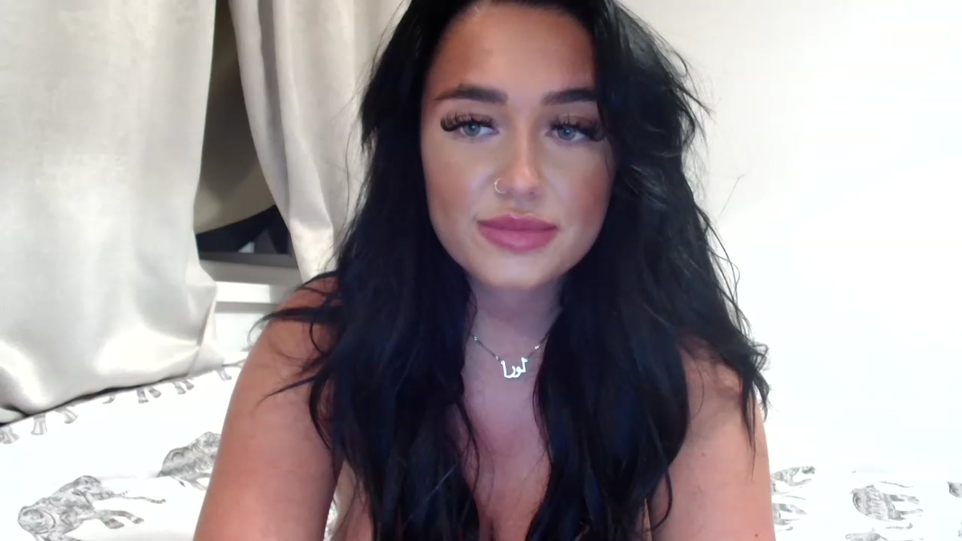 Gallery image thumbnail from ElleBloom's myfreecams stream on, 05/17/2023, 22:04 image 8 of 20