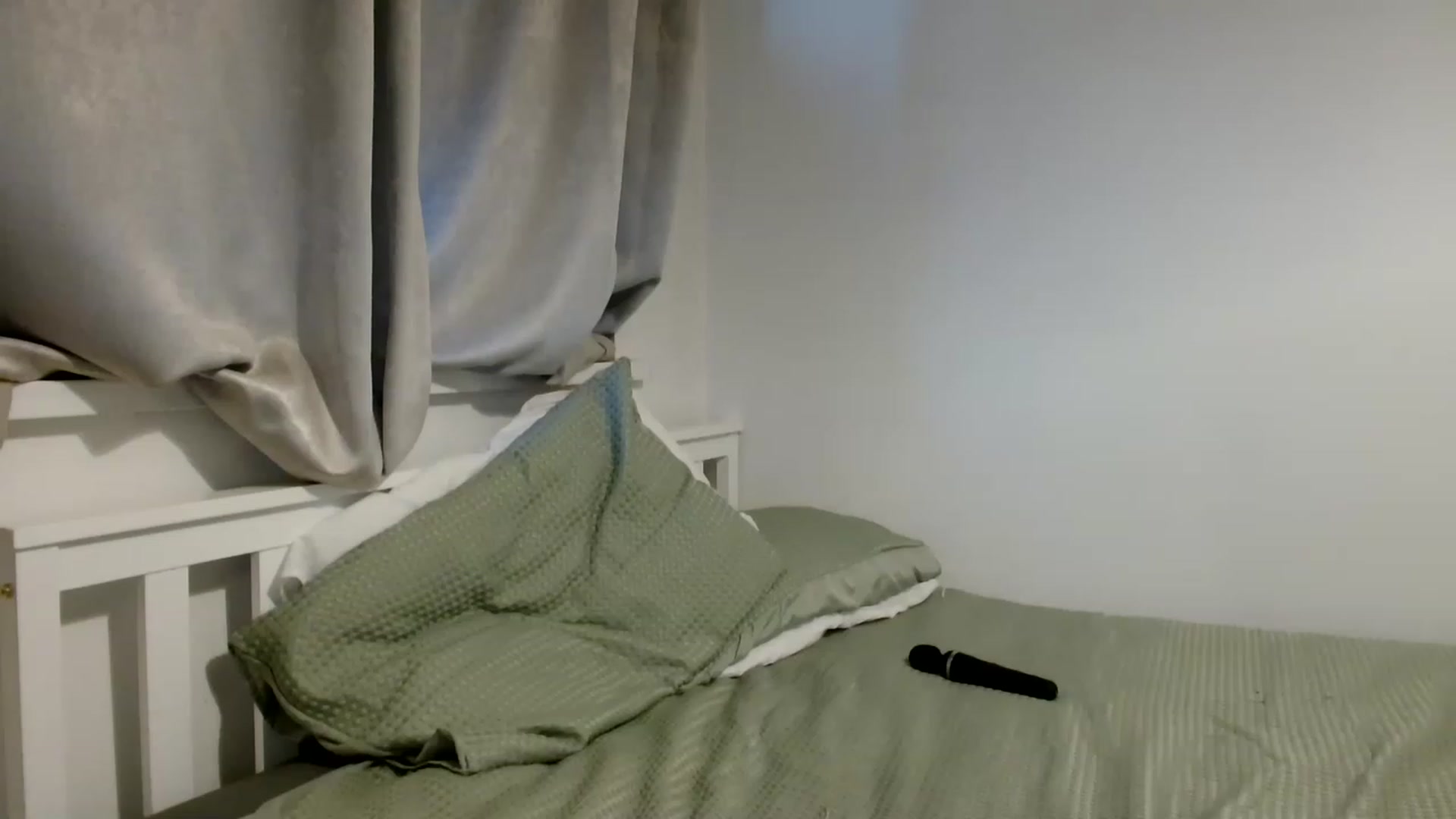 Gallery image thumbnail from ElleBloom's myfreecams stream on, 05/25/2023, 21:22 image 10 of 20