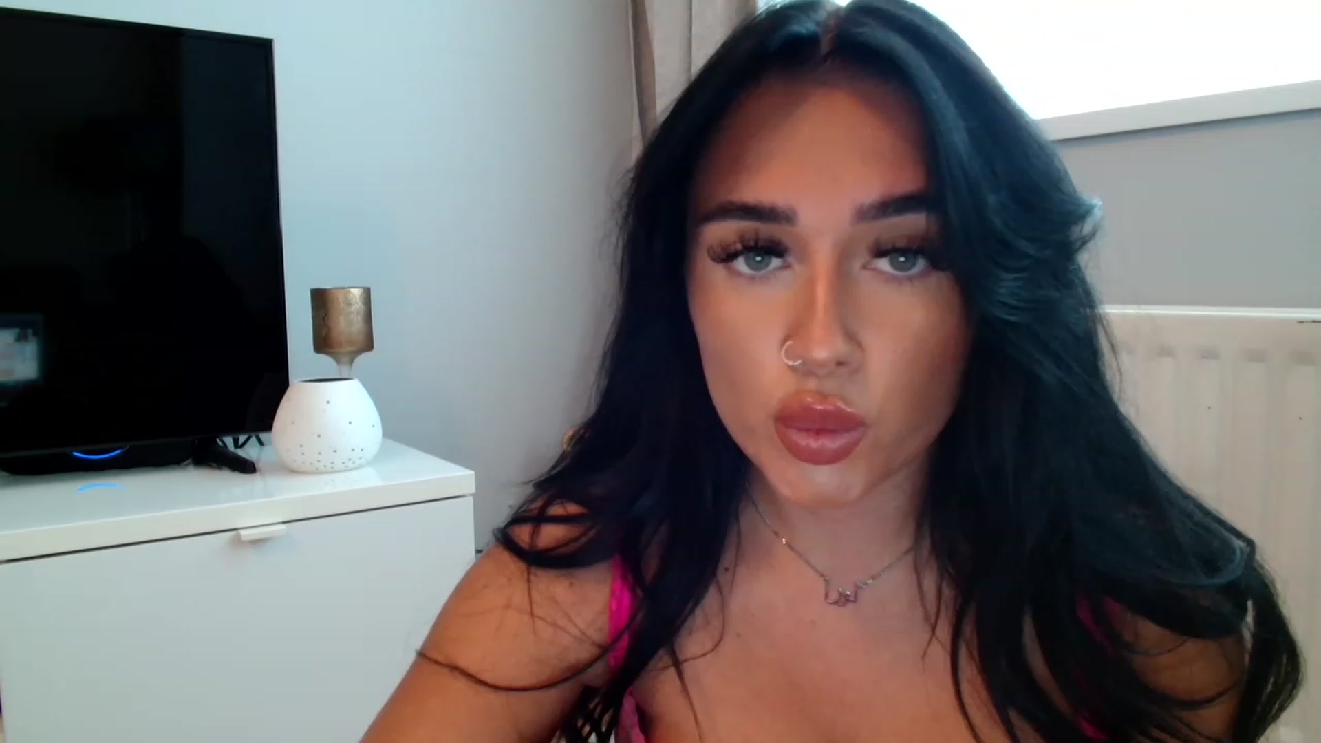 Gallery image thumbnail from ElleBloom's myfreecams stream on, 05/30/2023, 19:12 image 18 of 20