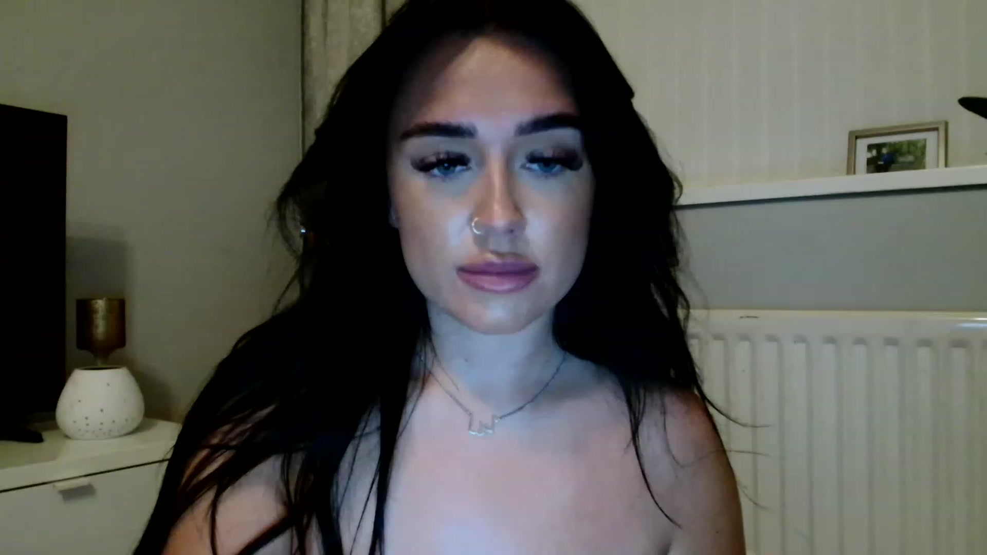 Gallery image thumbnail from ElleBloom's myfreecams stream on, 05/30/2023, 23:16 image 16 of 20
