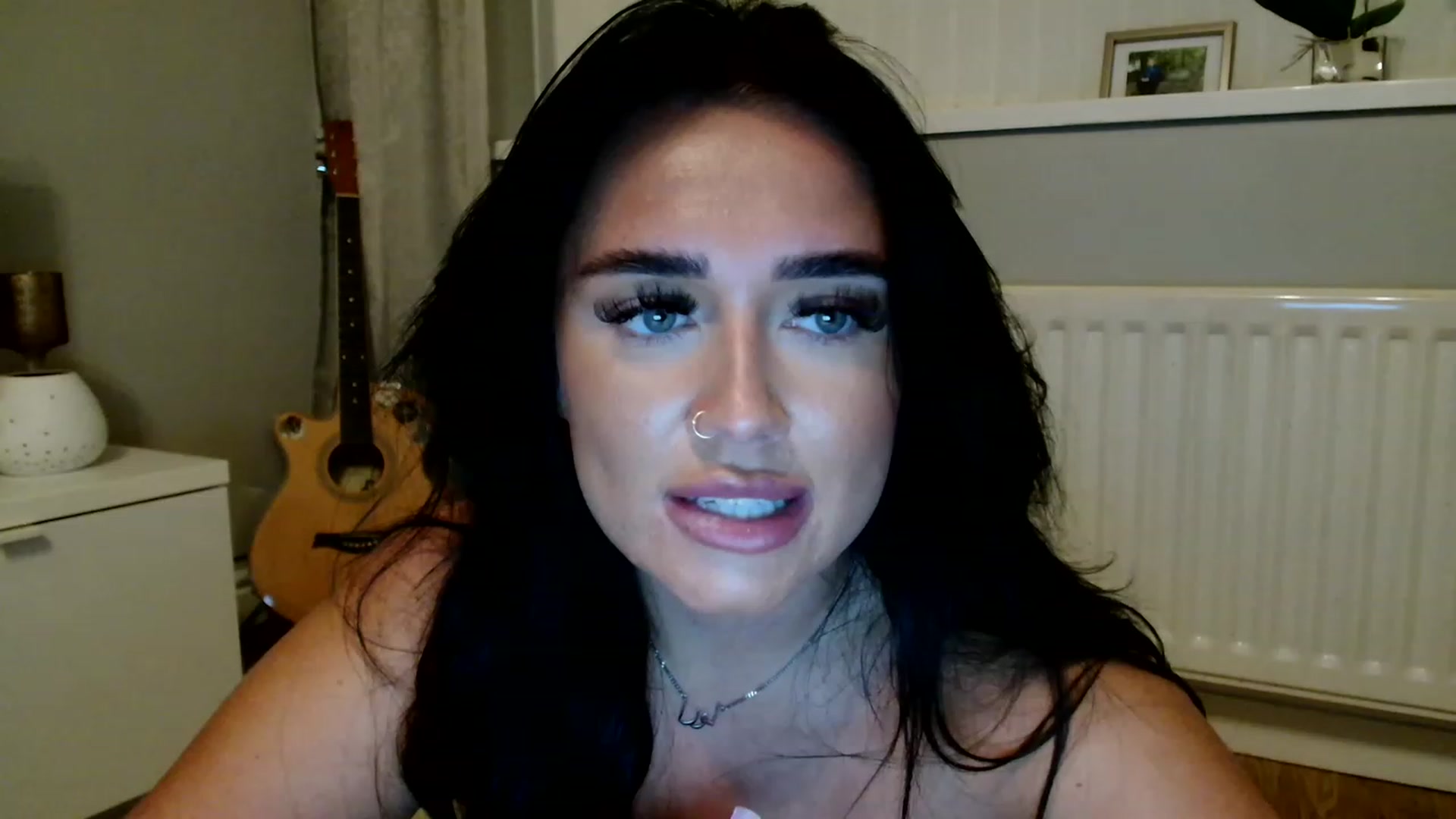 Gallery image thumbnail from ElleBloom's myfreecams stream on, 05/30/2023, 23:16 image 10 of 20