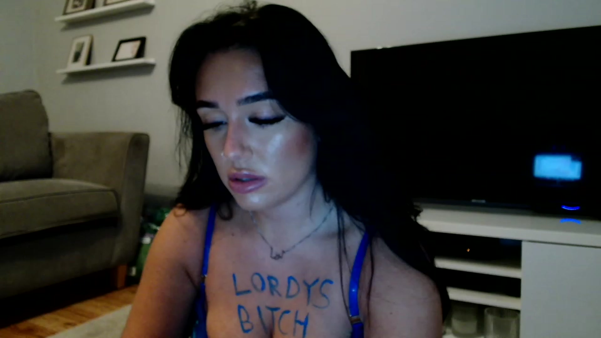 Gallery image thumbnail from ElleBloom's myfreecams stream on, 06/01/2023, 22:27 image 3 of 20