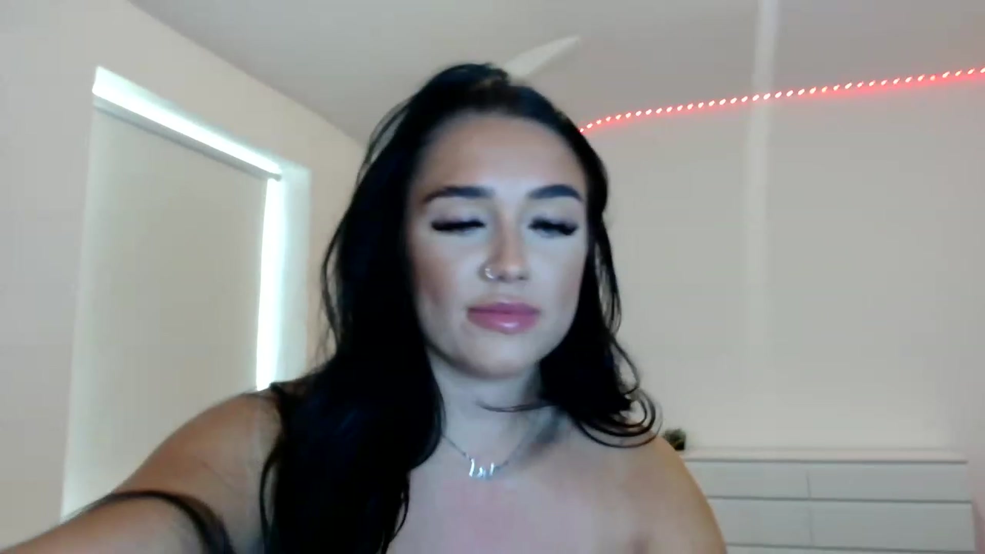 Gallery image thumbnail from ElleBloom's myfreecams stream on, 06/26/2023, 20:22 image 16 of 20